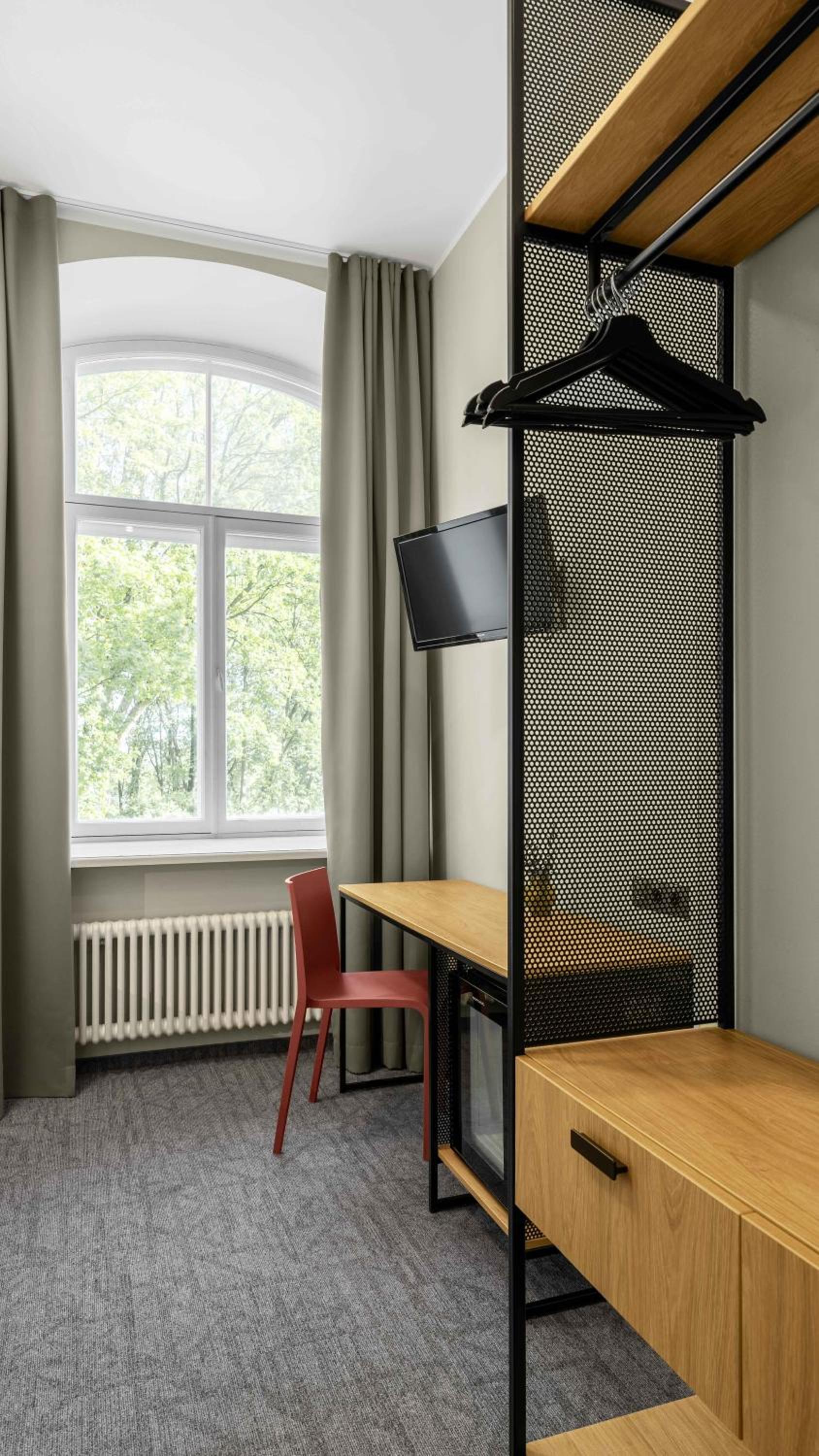 Double or Twin Room - Photo 6