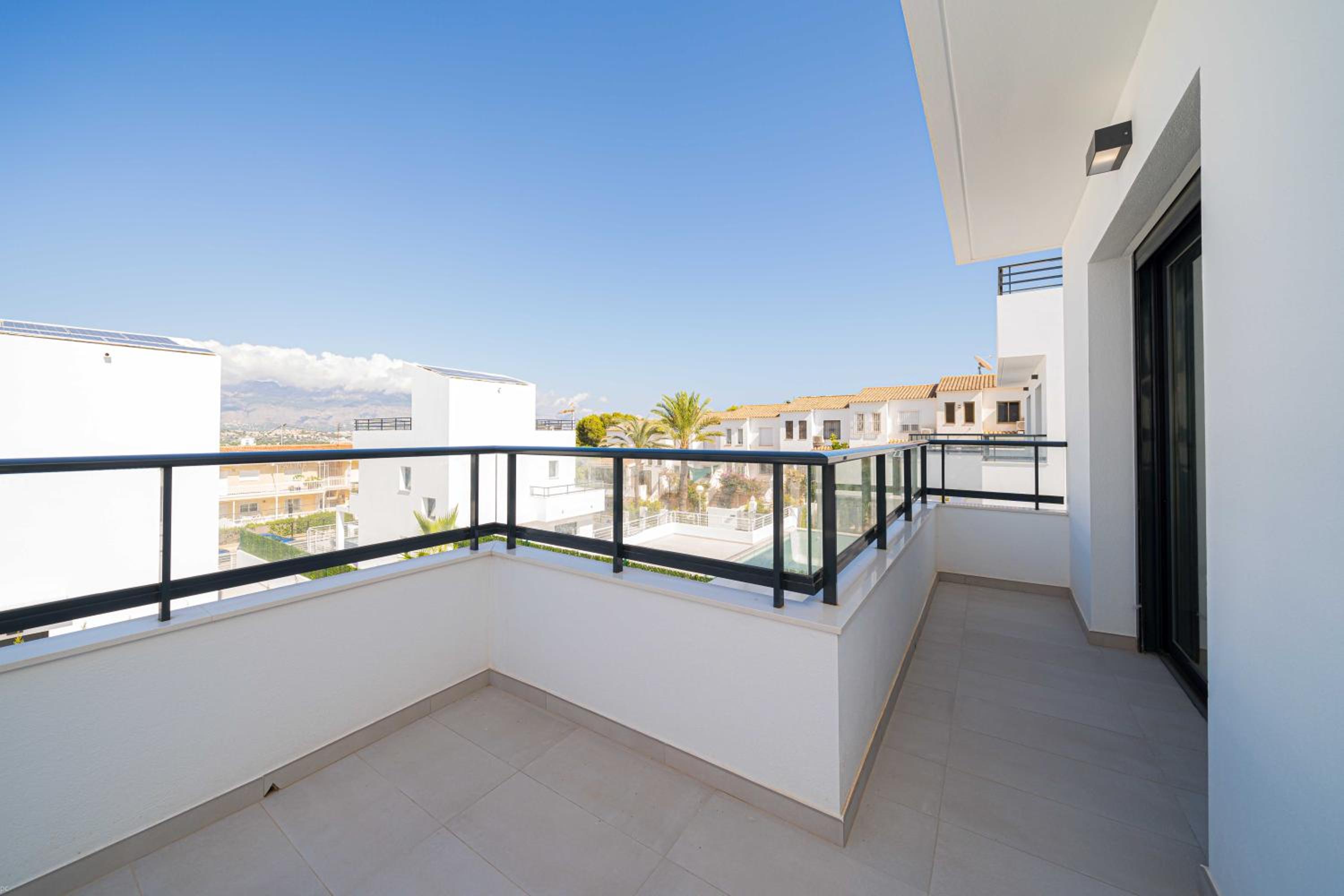 Three-Bedroom Villa photo 3