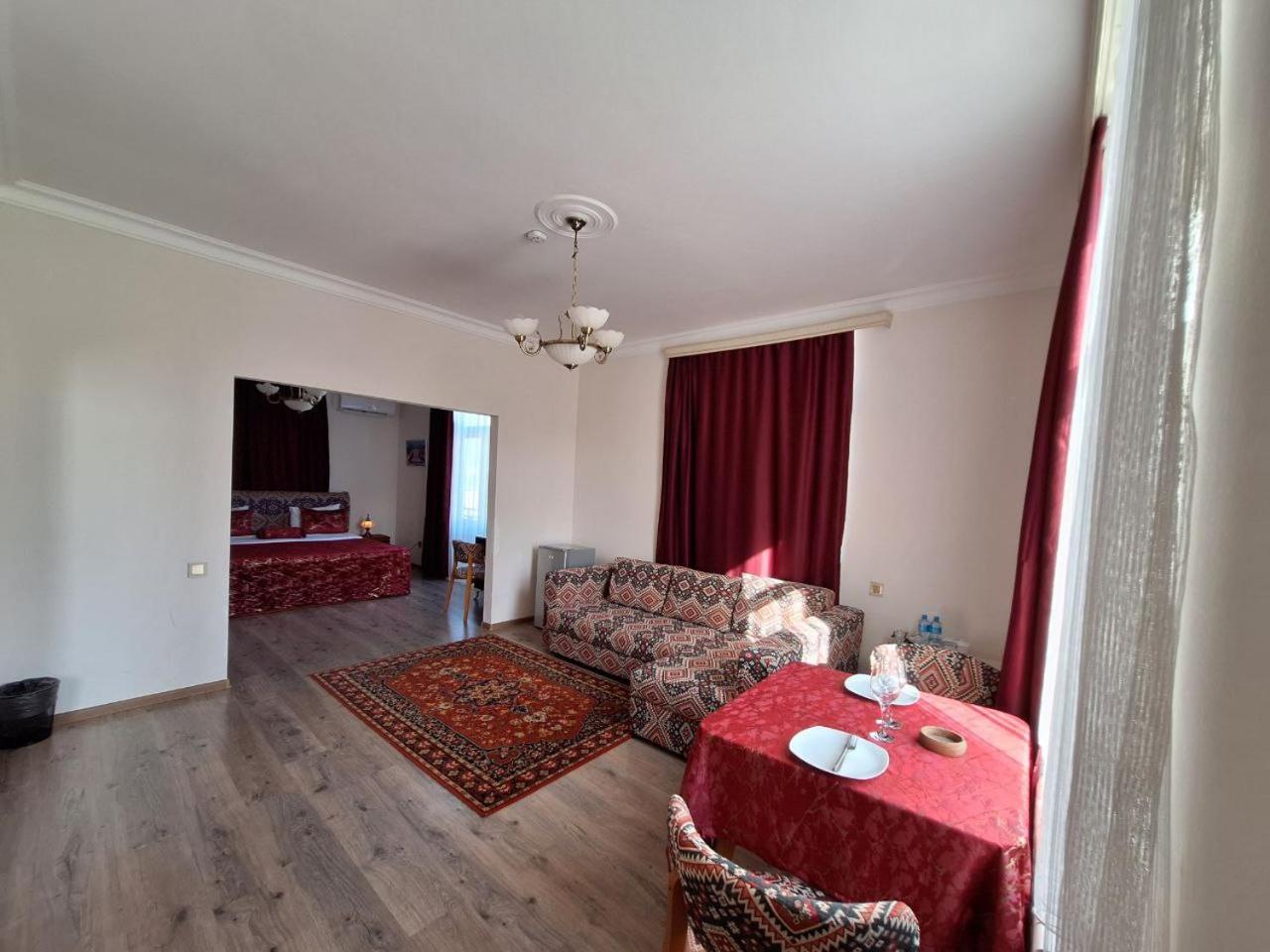 Suite with Balcony photo 3