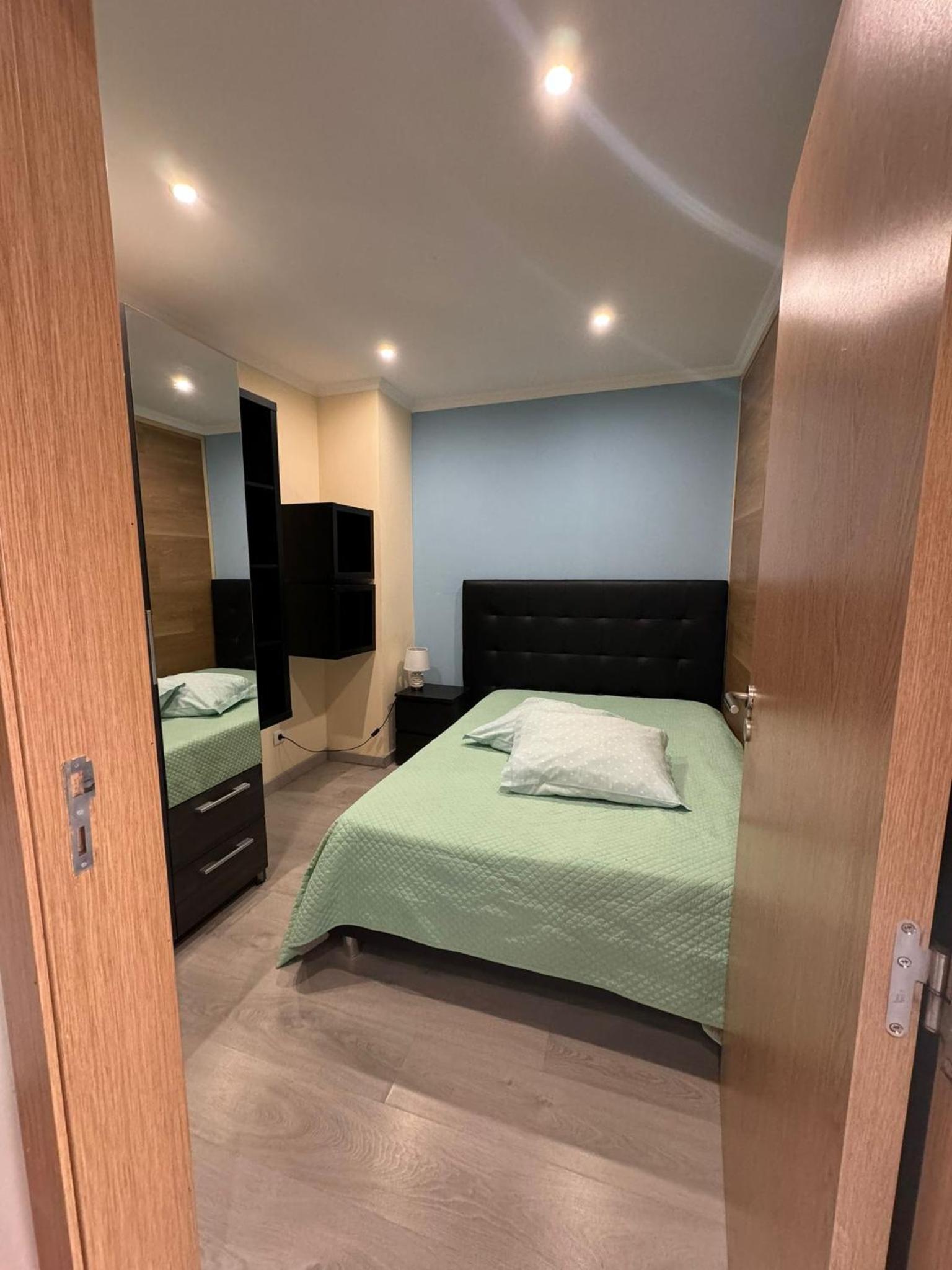 One-Bedroom House photo 1