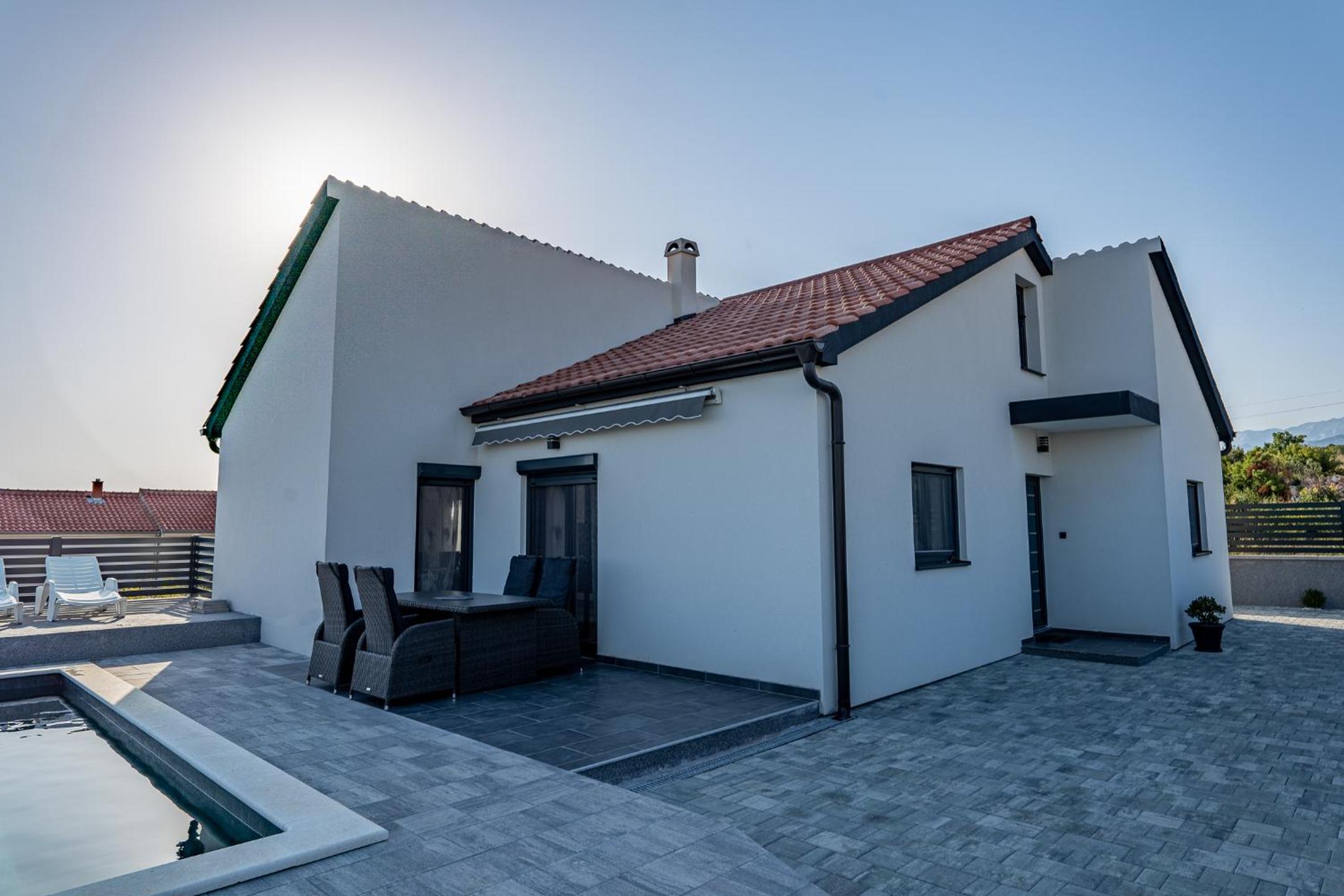 Villa photo 3