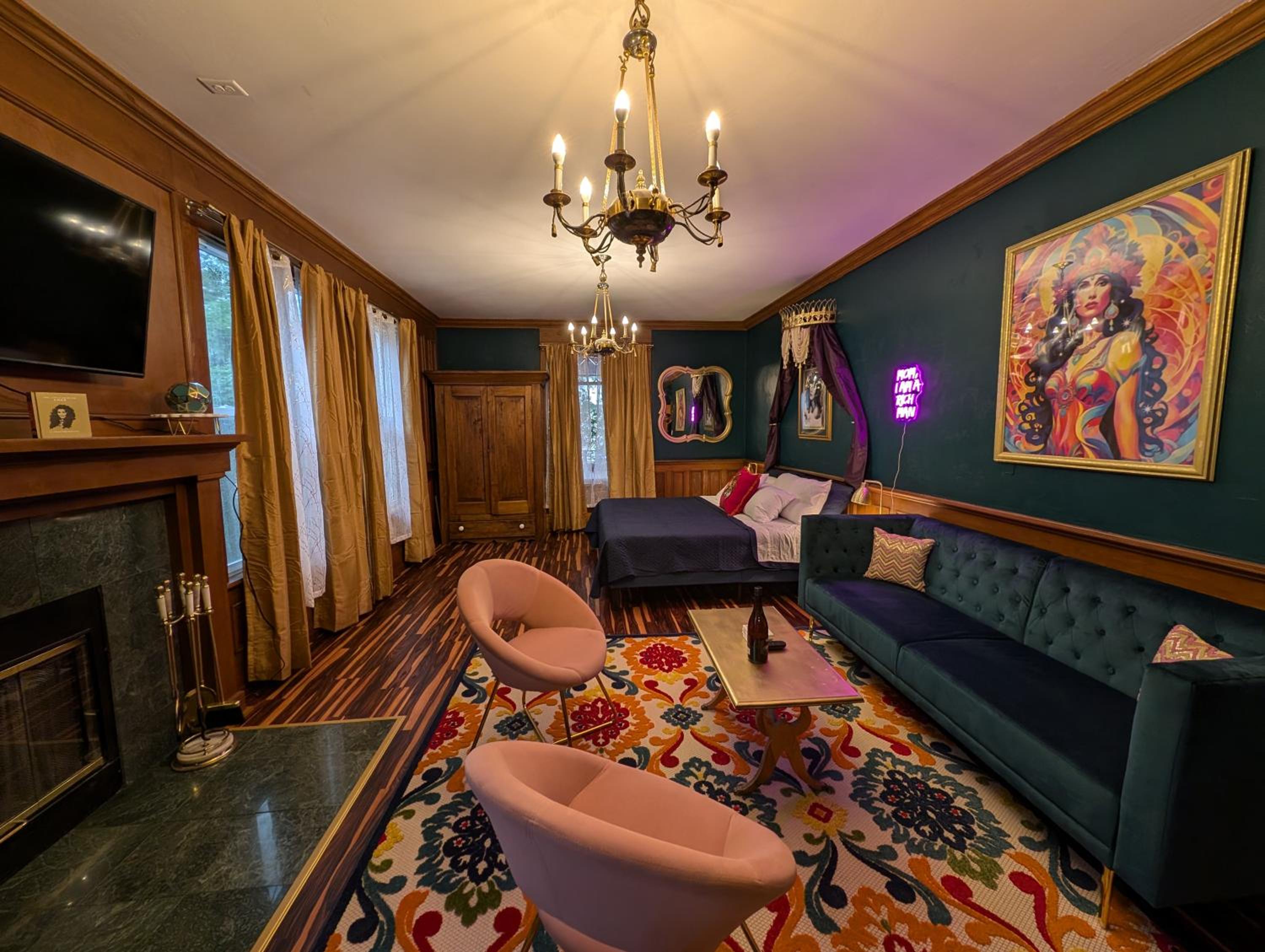 Deluxe King Studio photo 1