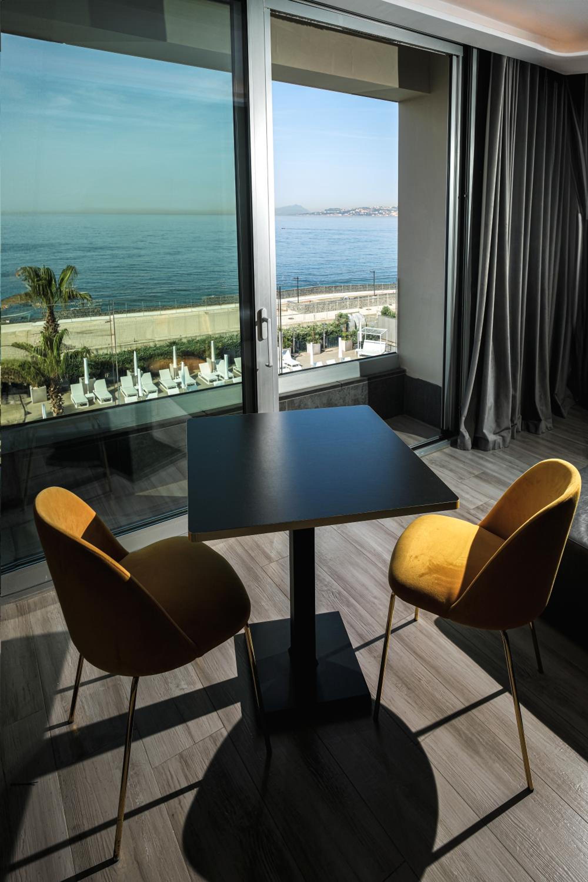 King Suite with Spa Bath and Sea View - Photo 5