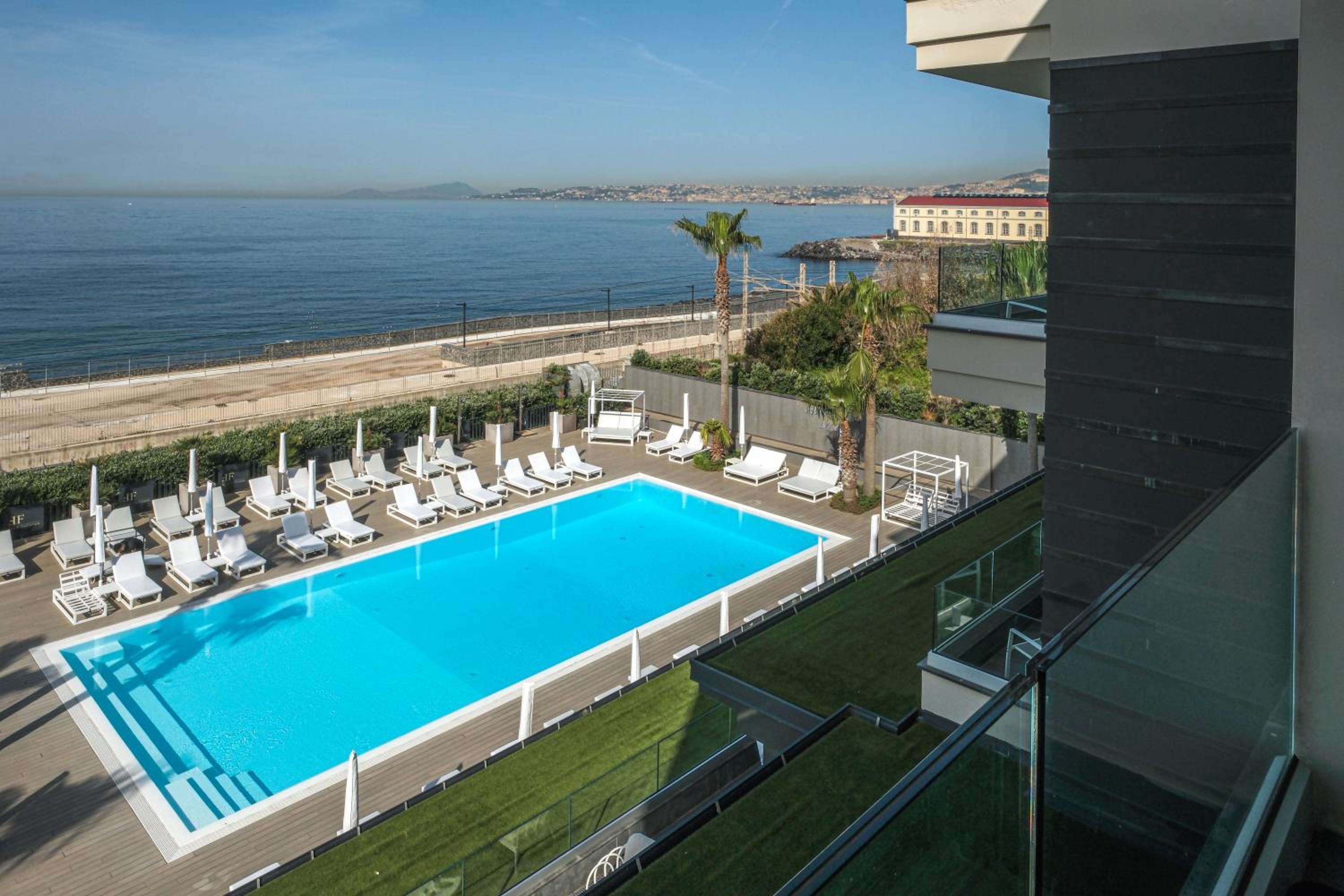 King Suite with Spa Bath and Sea View - Photo 3