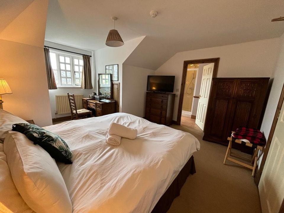 Twin Room With Private Bathroom photo 3