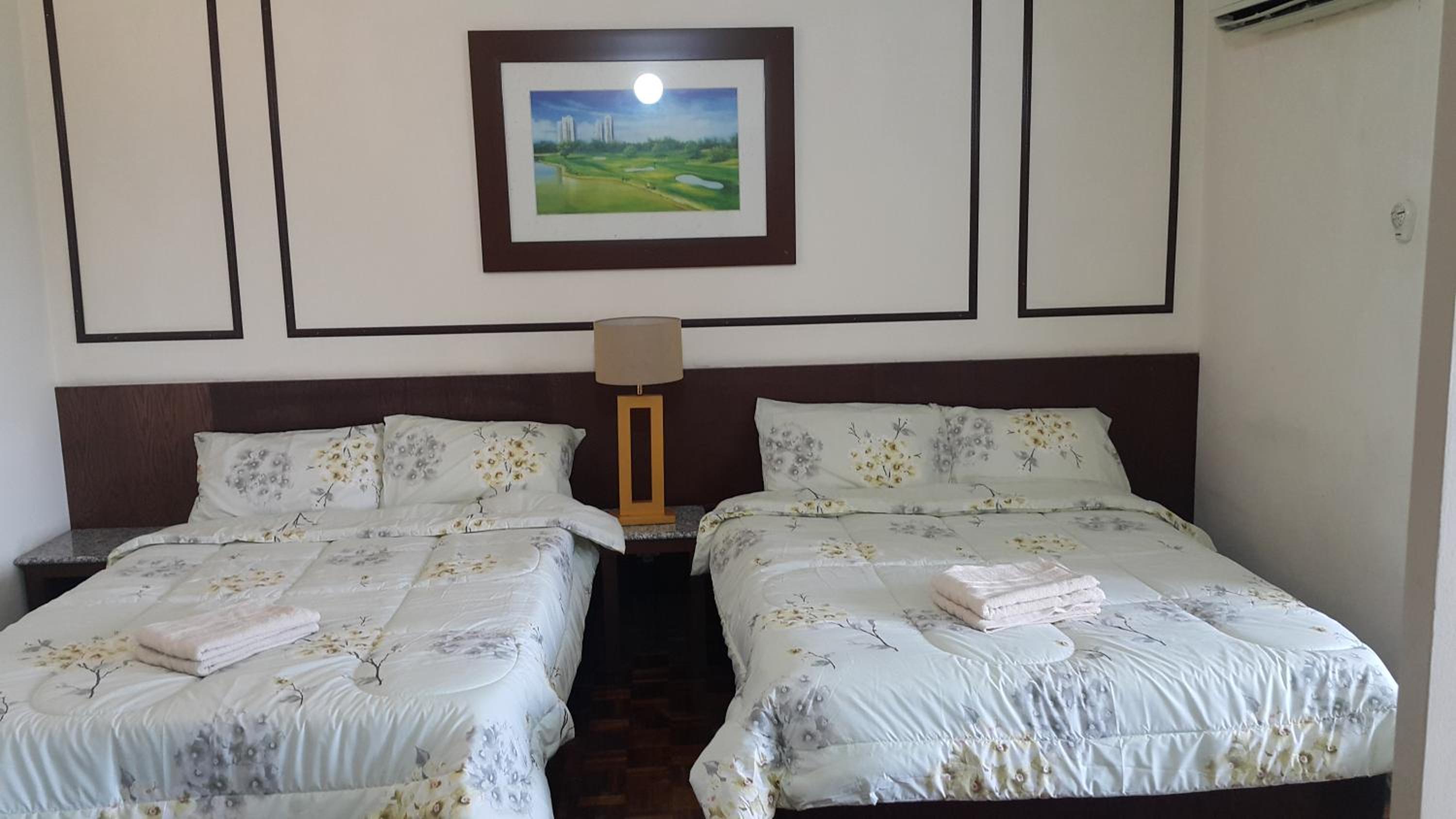 One-Bedroom House photo 1