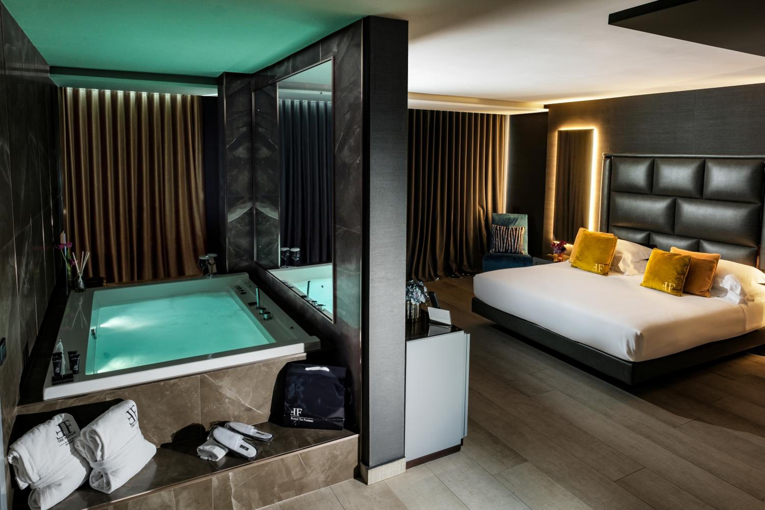 King Suite with Spa Bath and Sea View - Photo 24