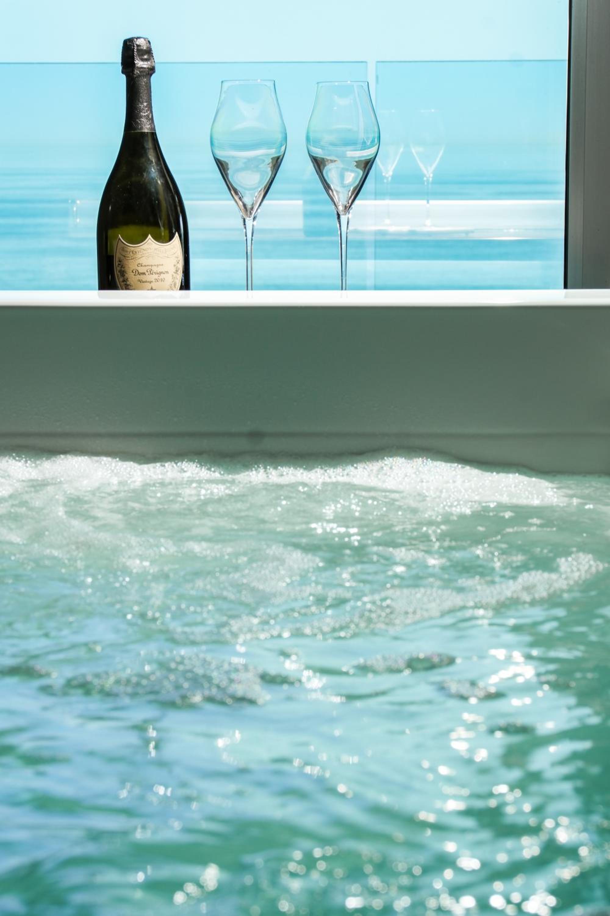 King Suite with Spa Bath and Sea View - Photo 23