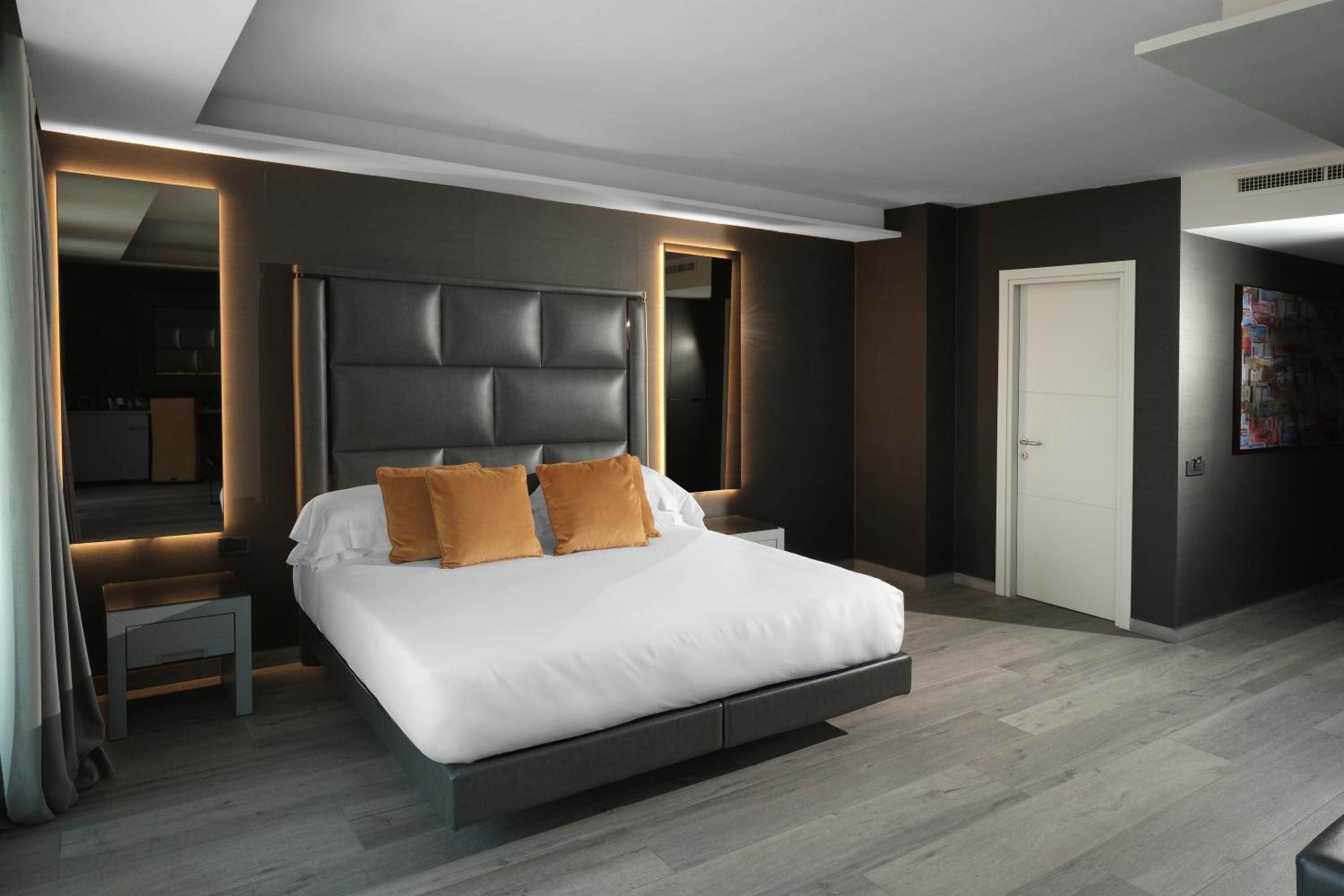 King Suite with Sea View - Photo 4