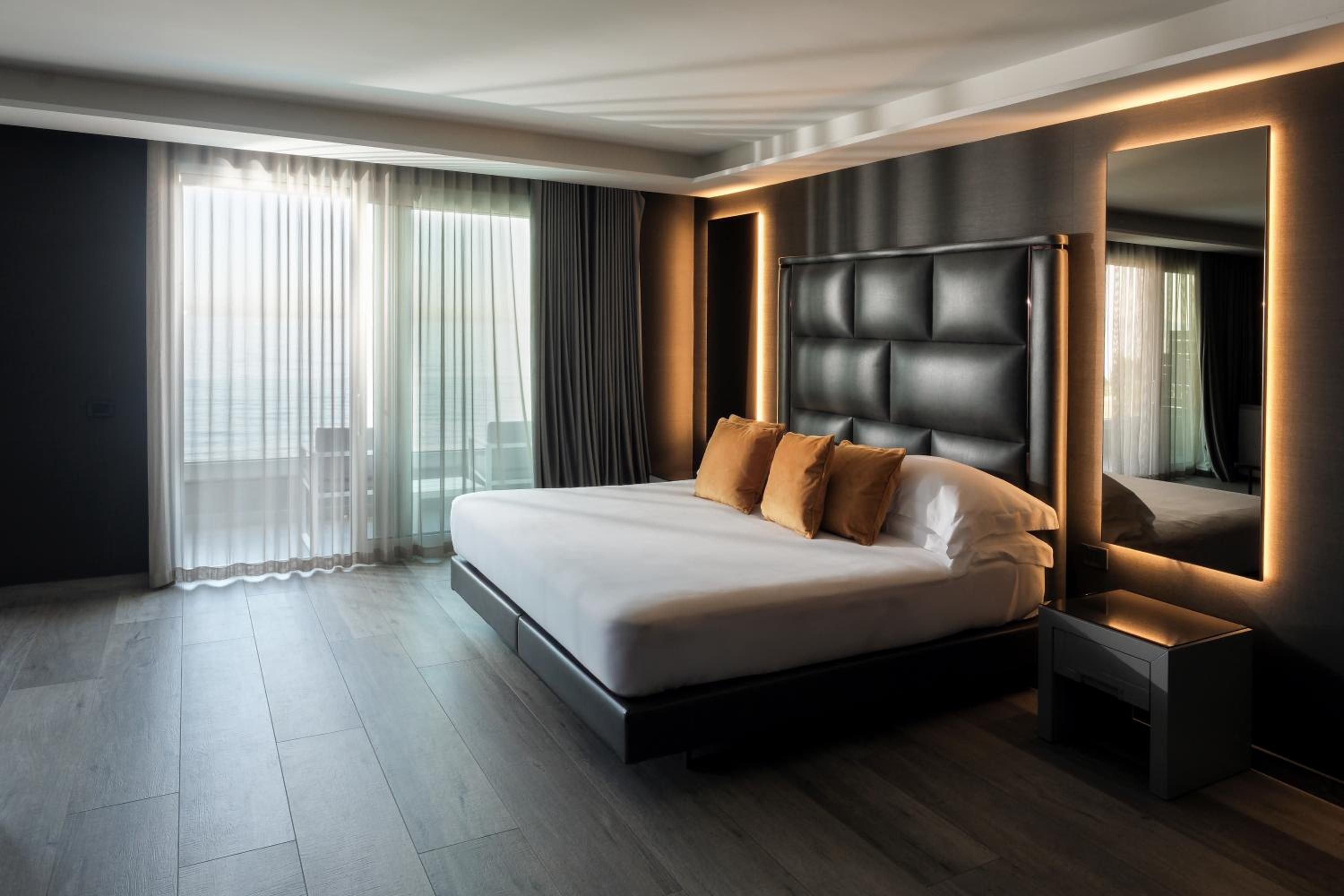 King Suite with Sea View - Photo 3