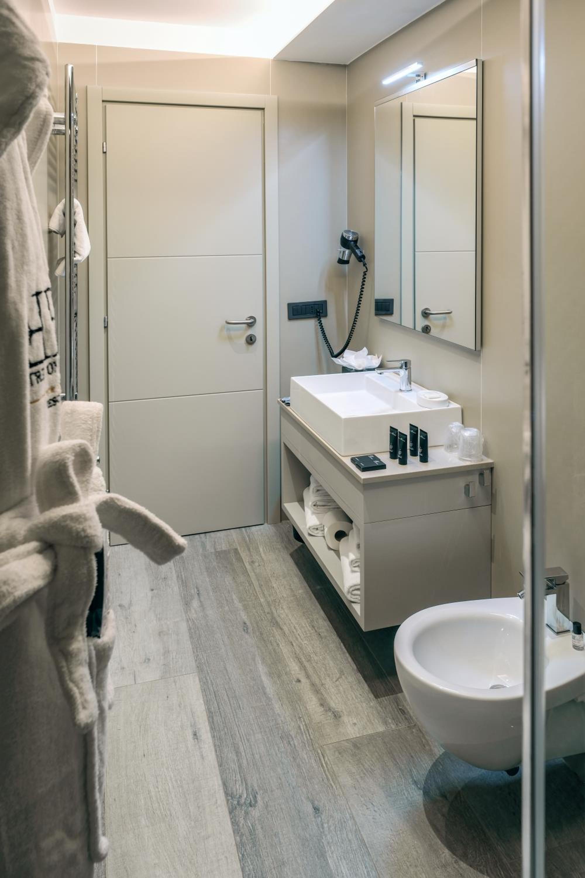 King Suite with Sea View photo 2