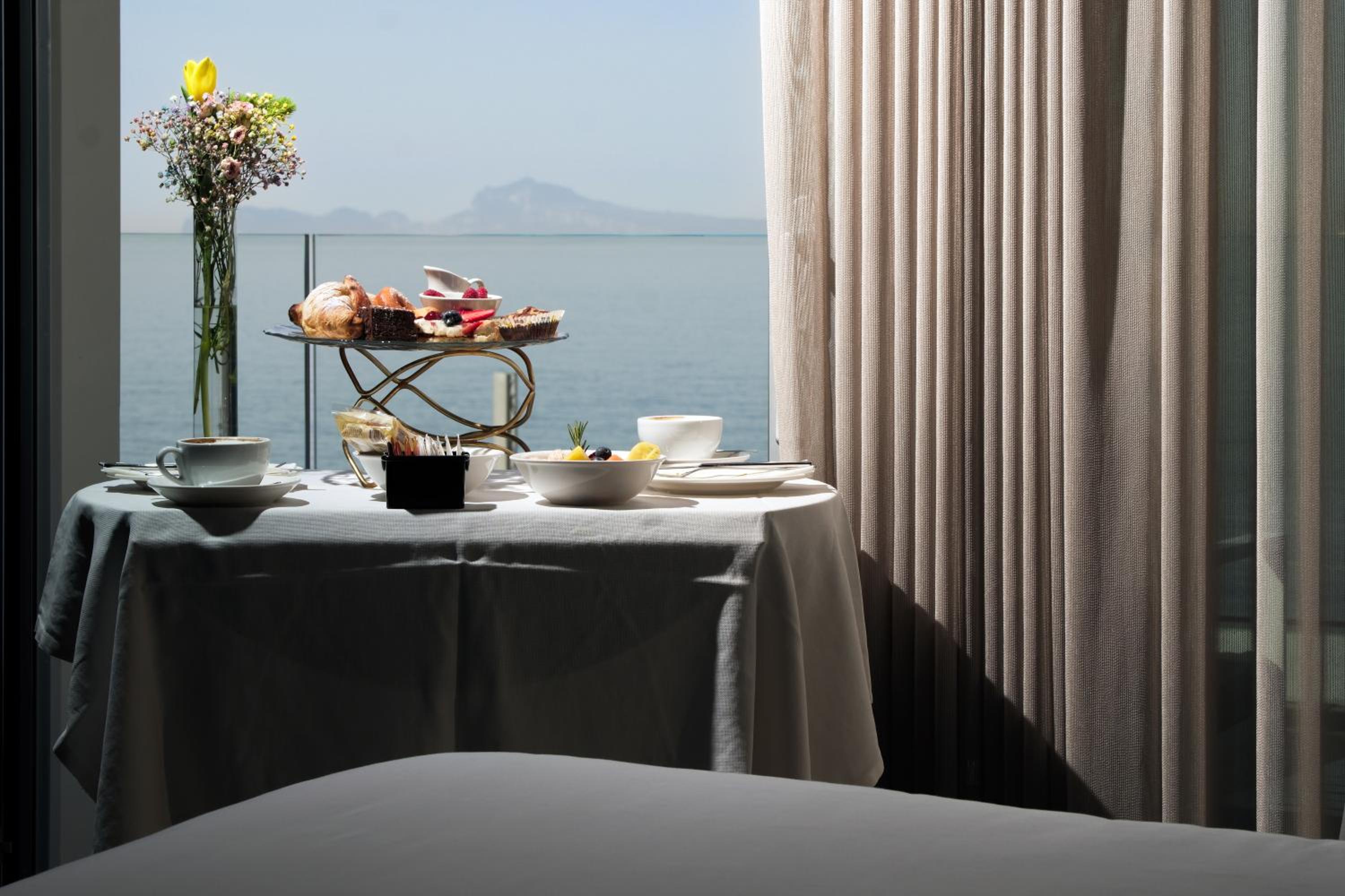 King Suite with Sea View - Photo 10