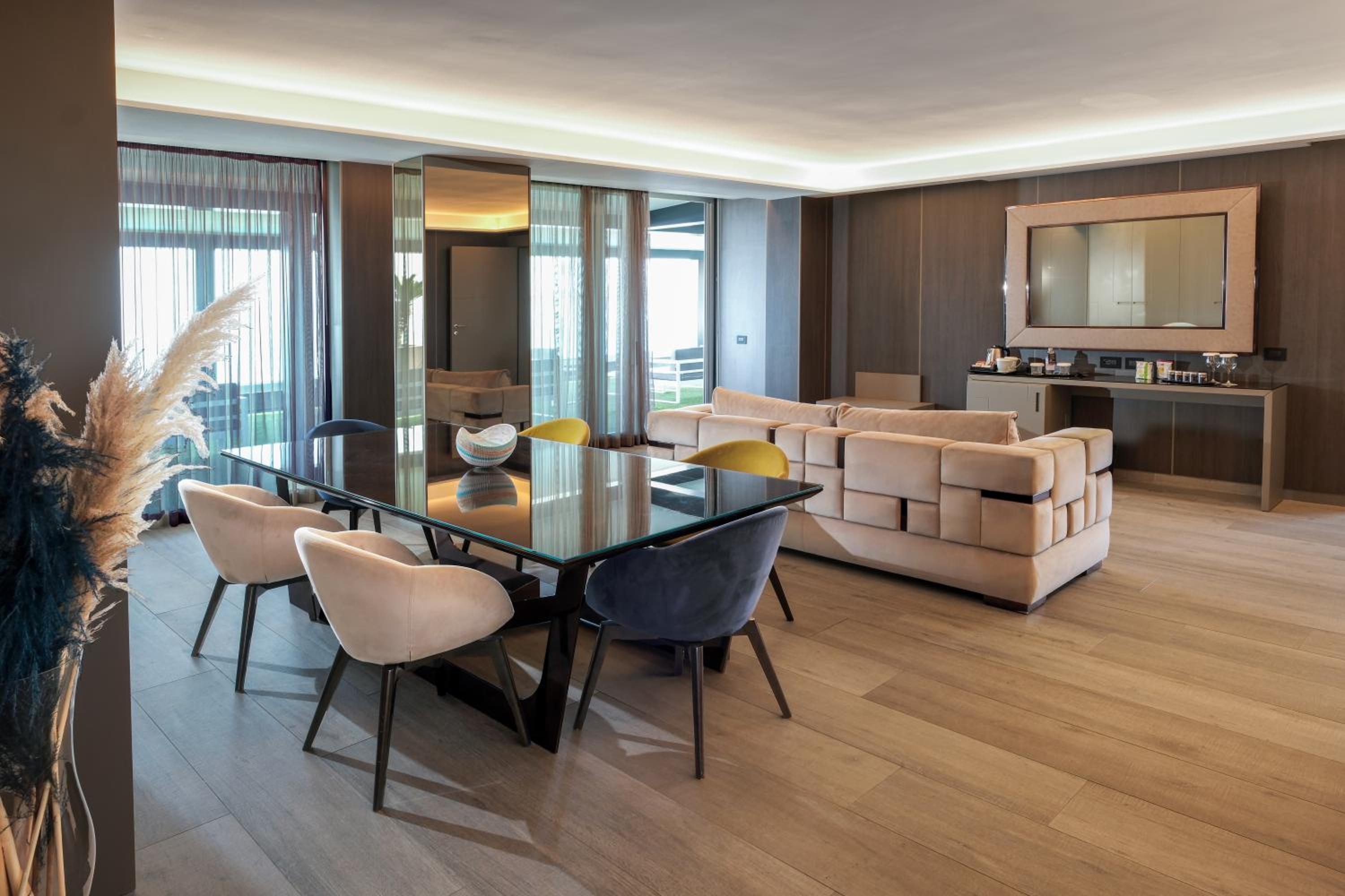 Suite with Private Pool - Photo 1