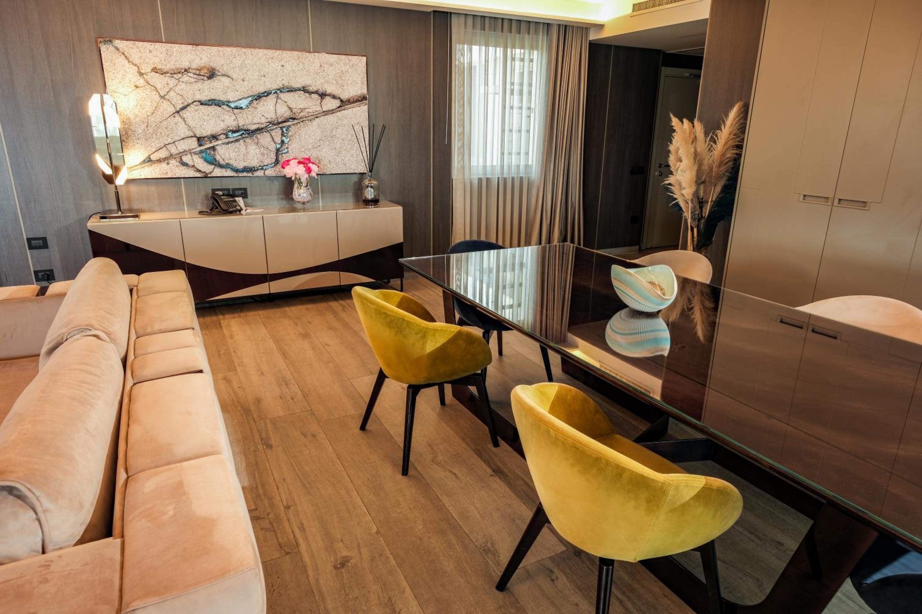 Suite with Private Pool - Photo 8