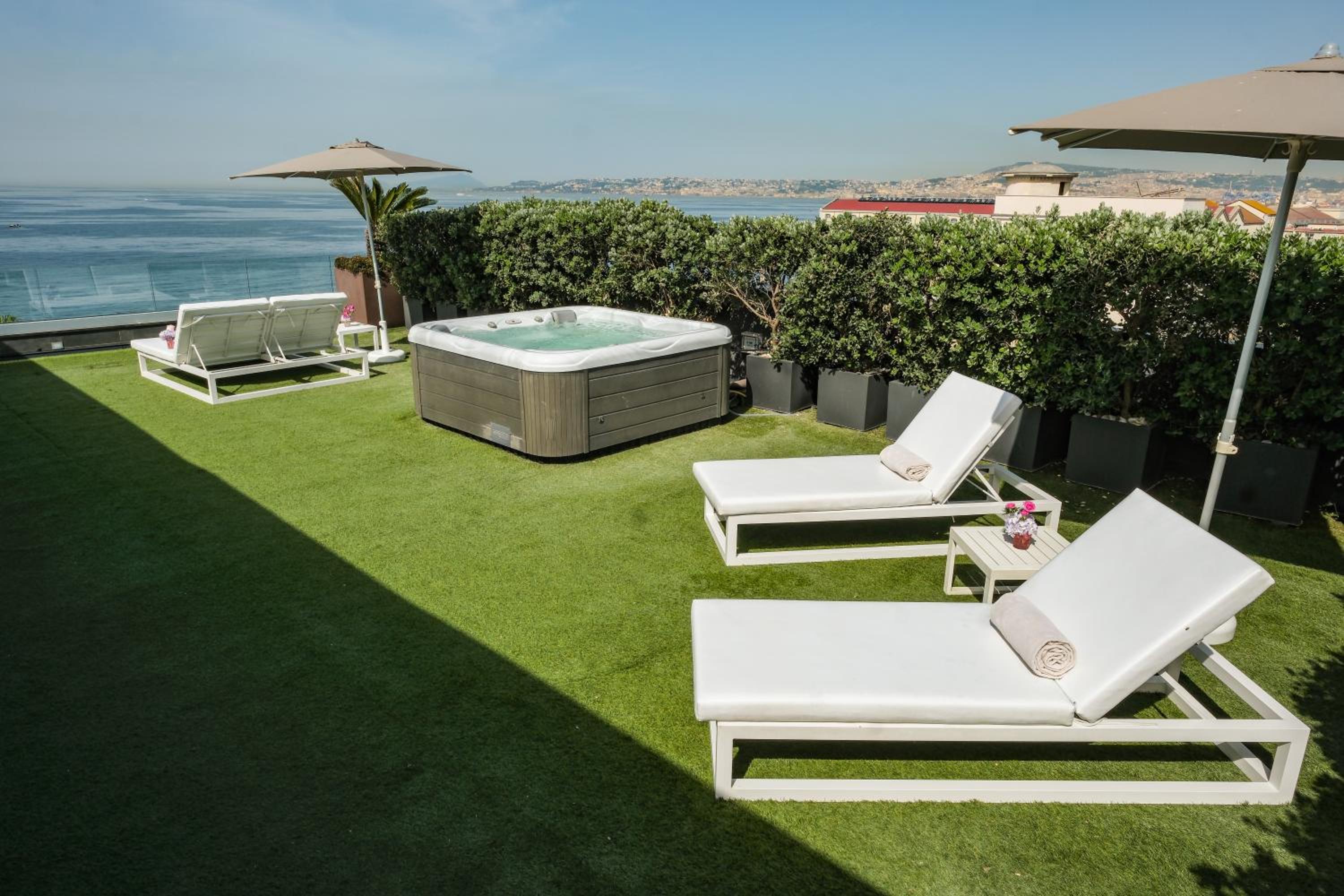 Suite with Private Pool - Photo 2
