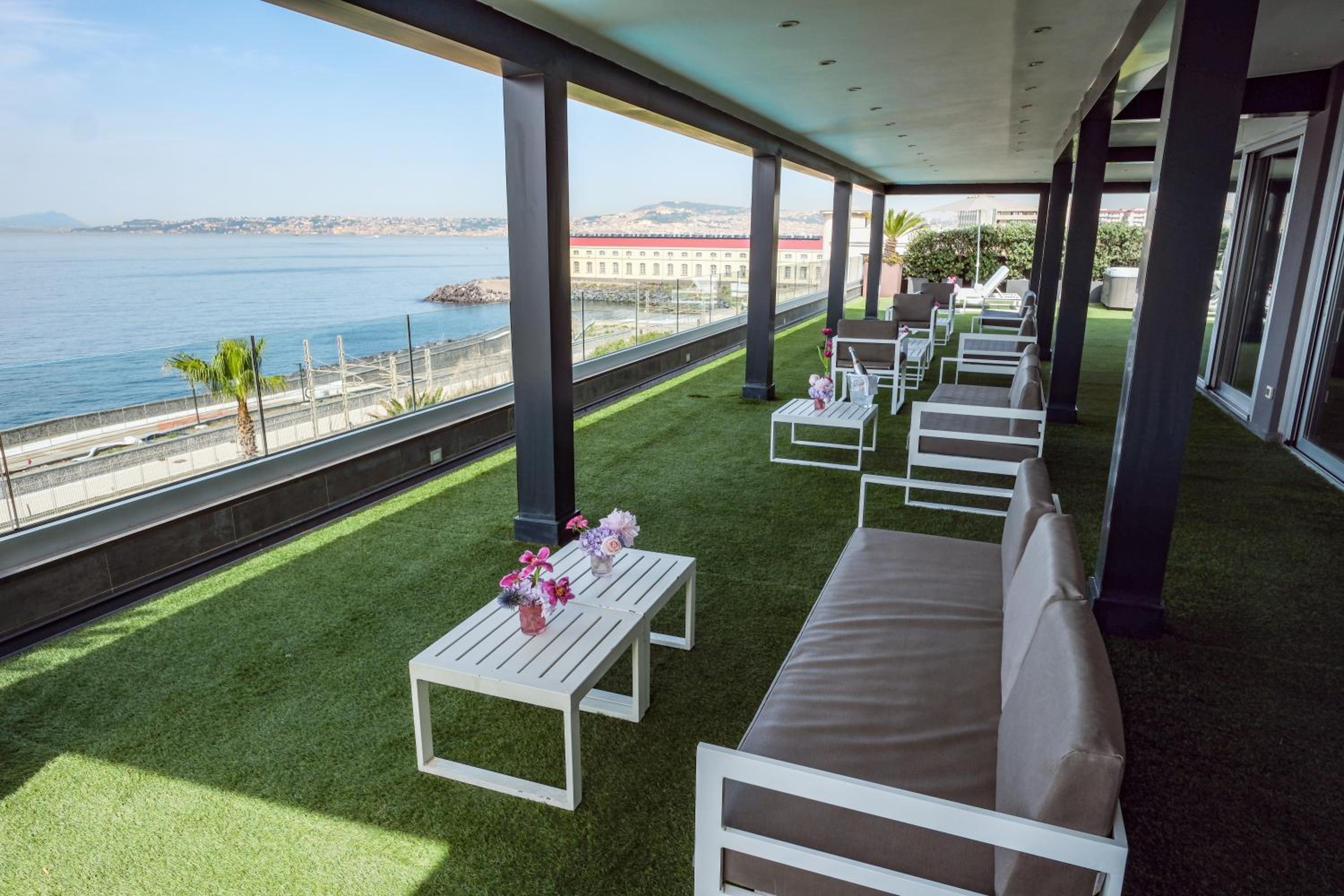 Suite with Private Pool - Photo 23