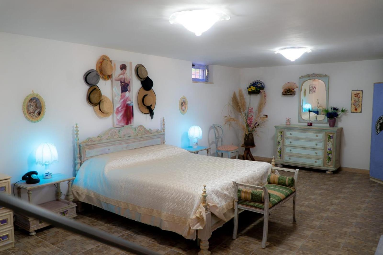 One-Bedroom House photo 1
