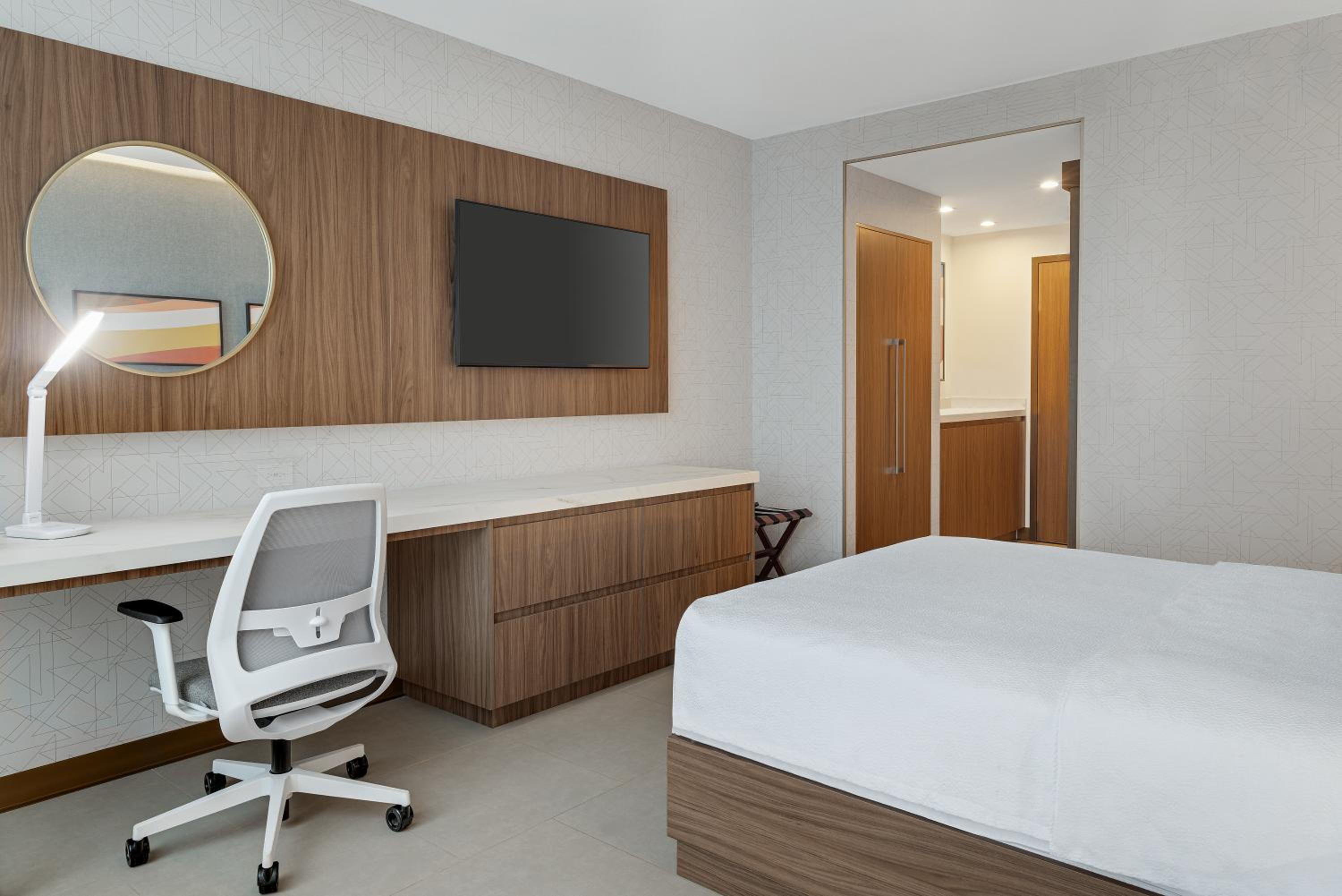 Queen Room photo 1