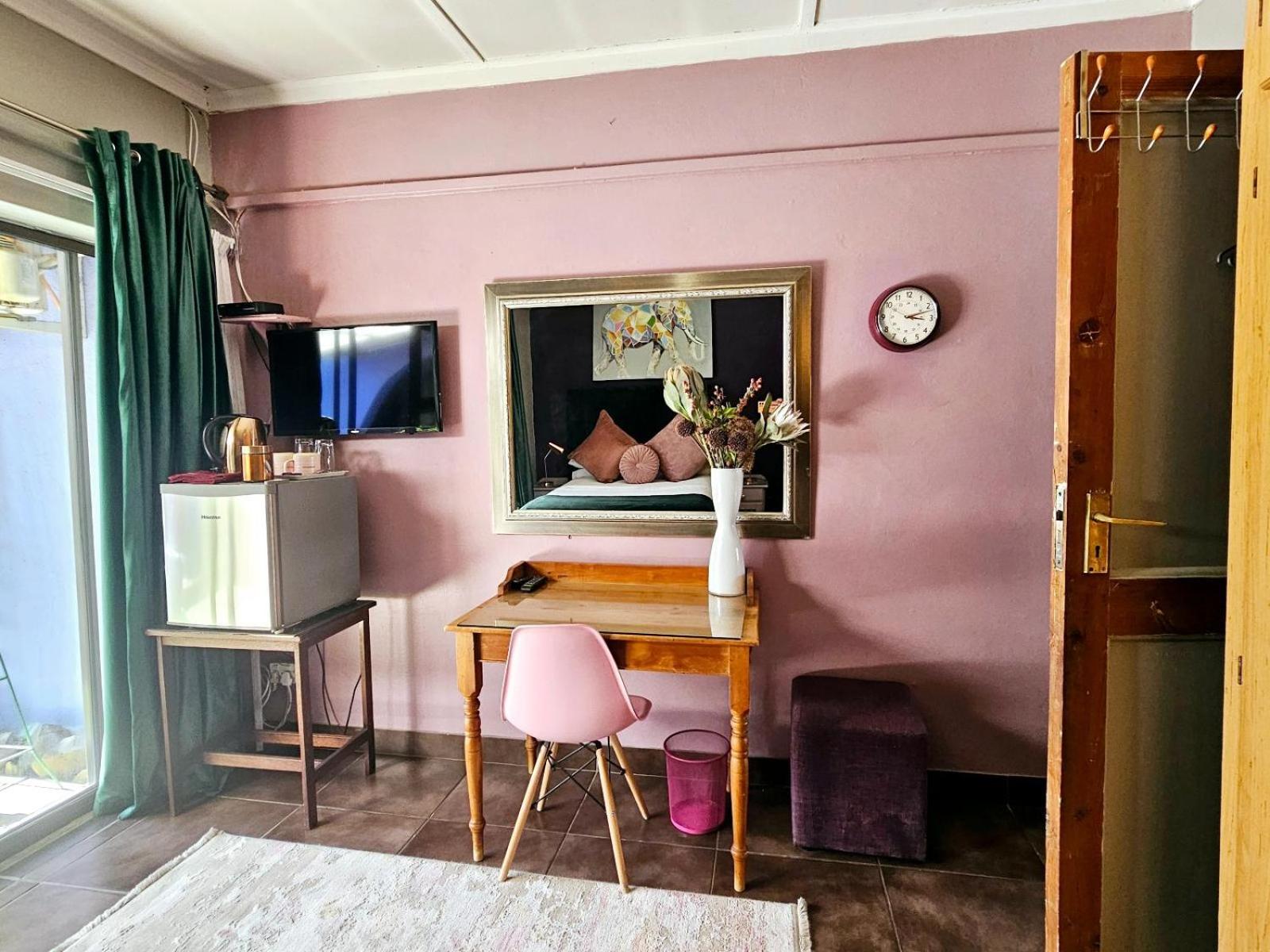 Double Room With Private Bathroom photo 2