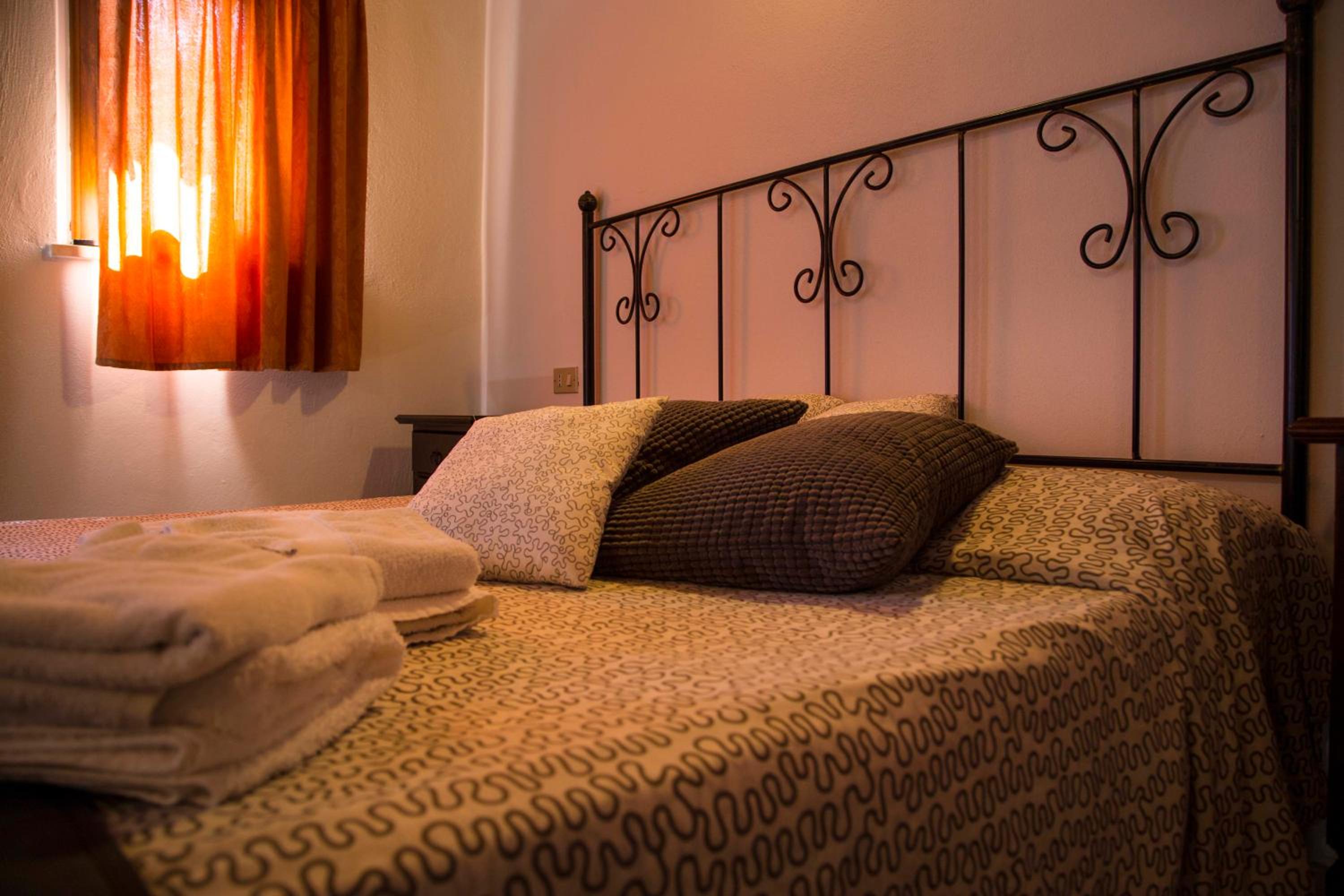 Double Room - Photo 3