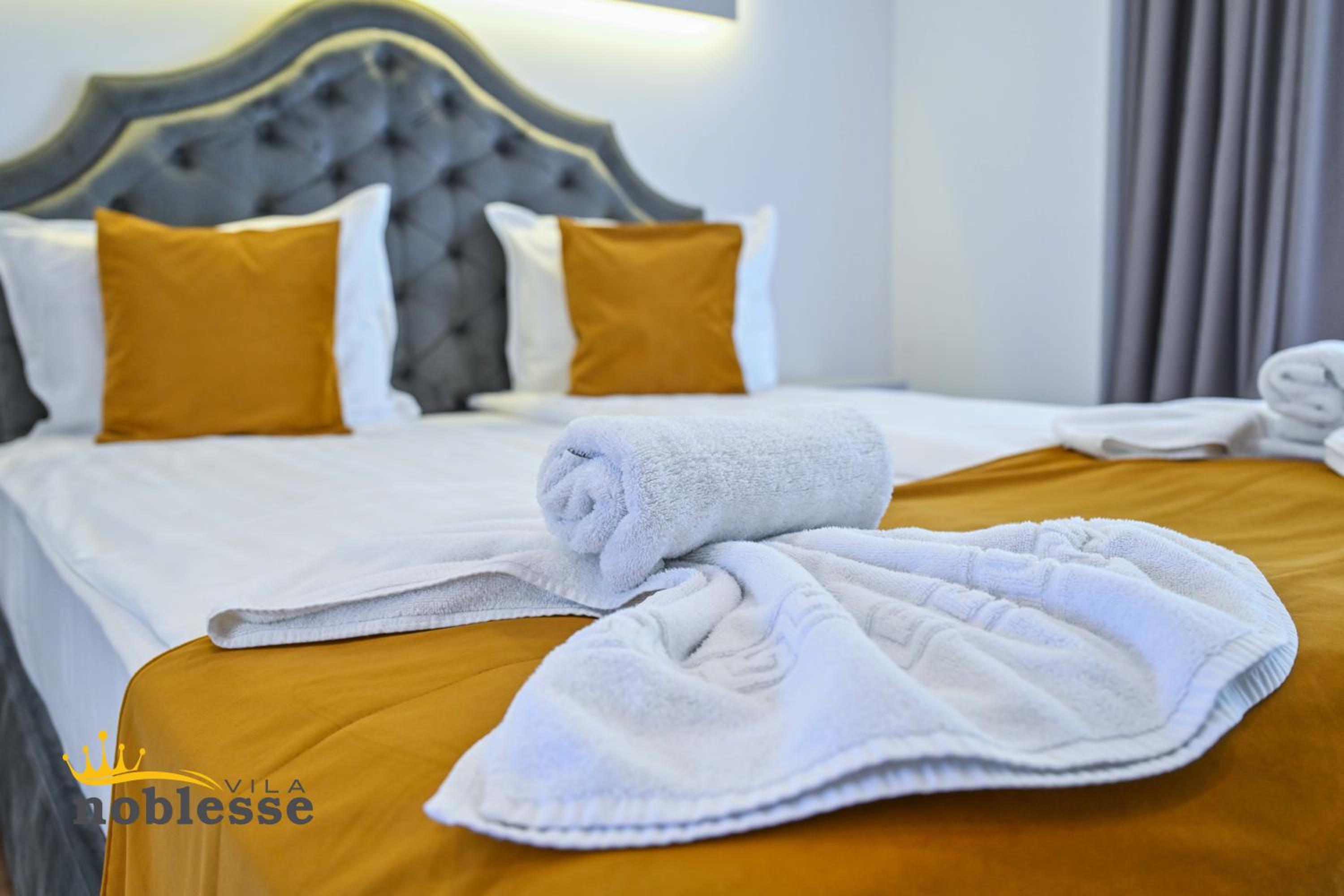 Deluxe Double Room with Balcony photo 2