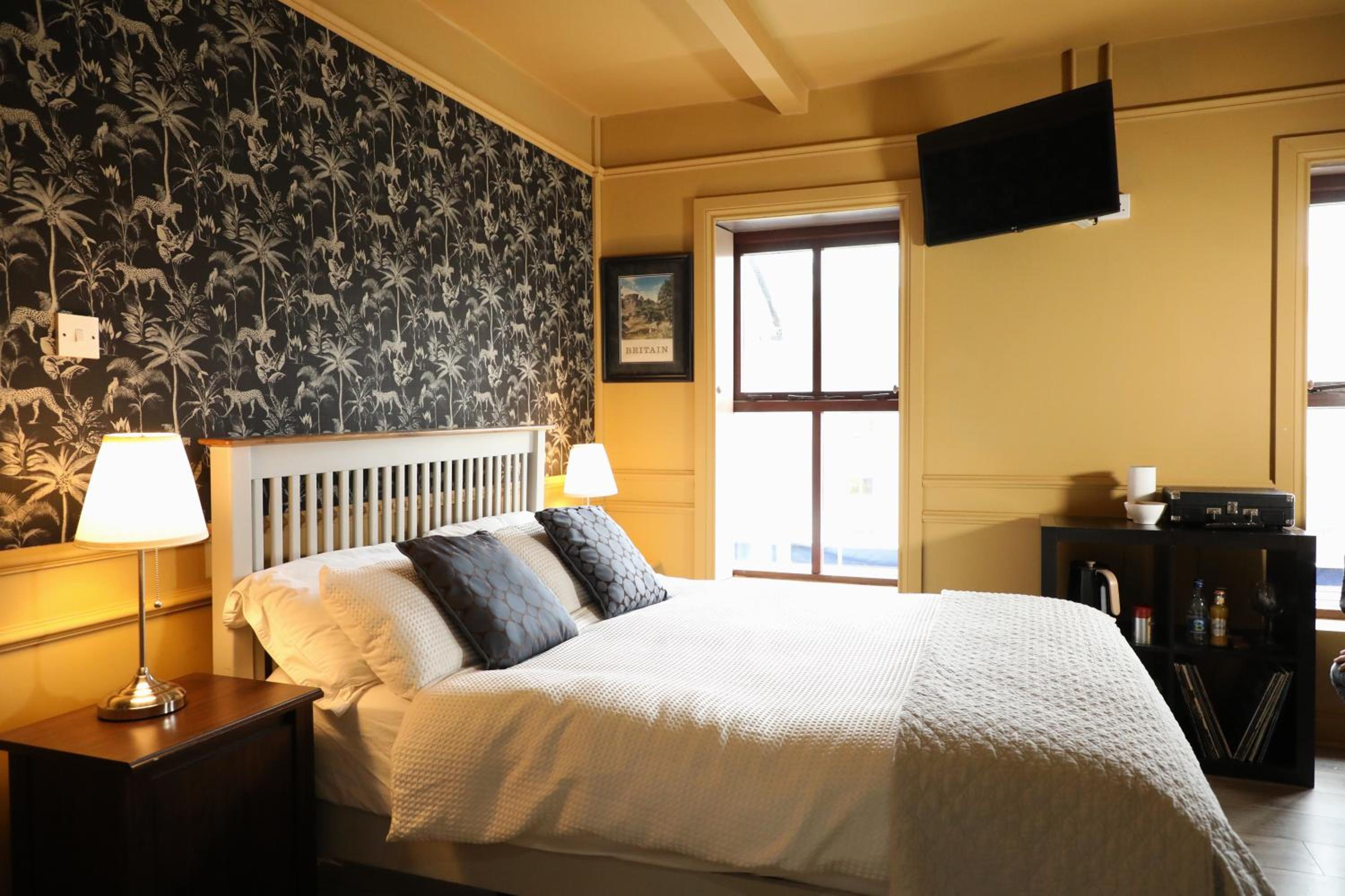Double Room with Private Bathroom - Photo 2