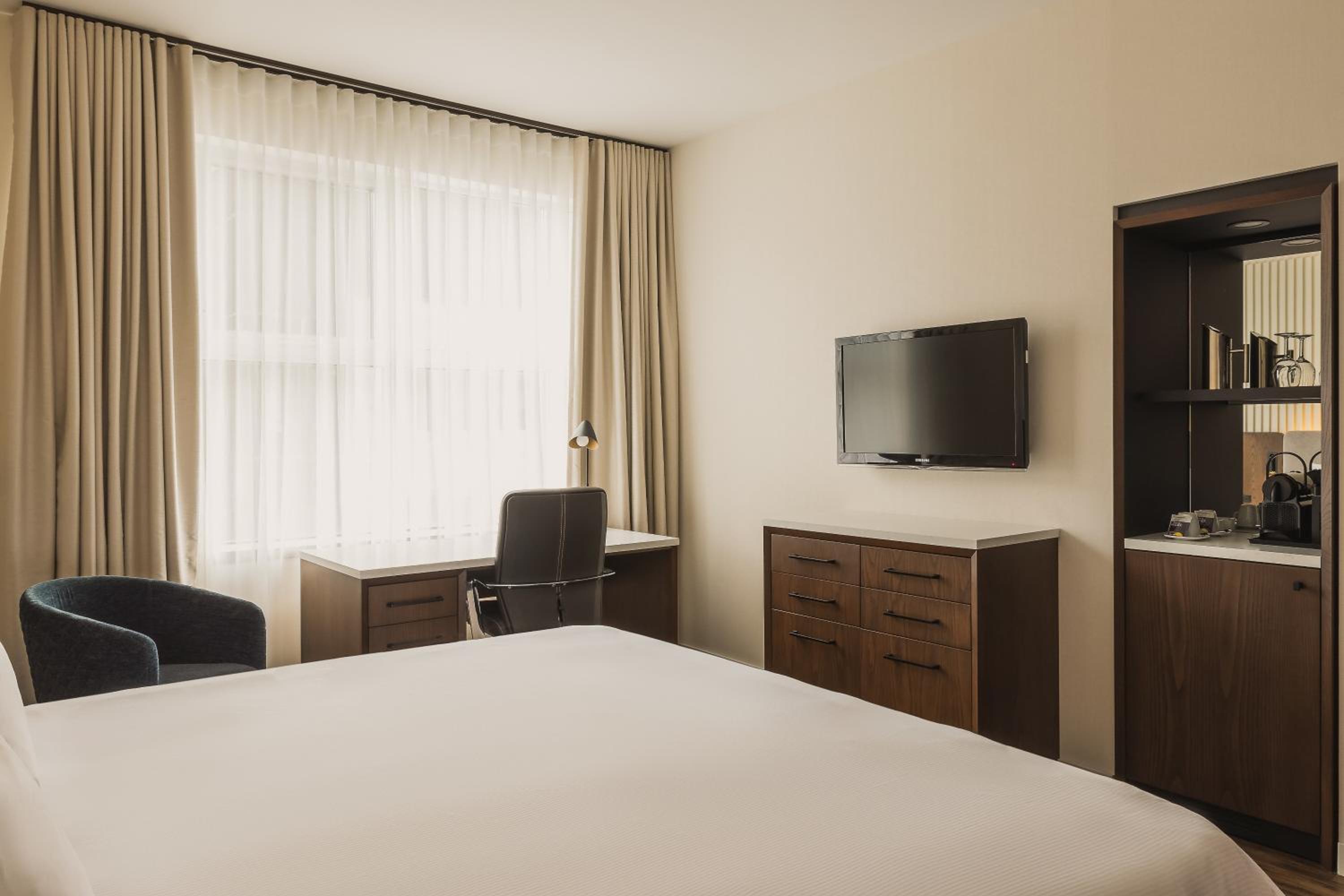 Deluxe Suite photo 3