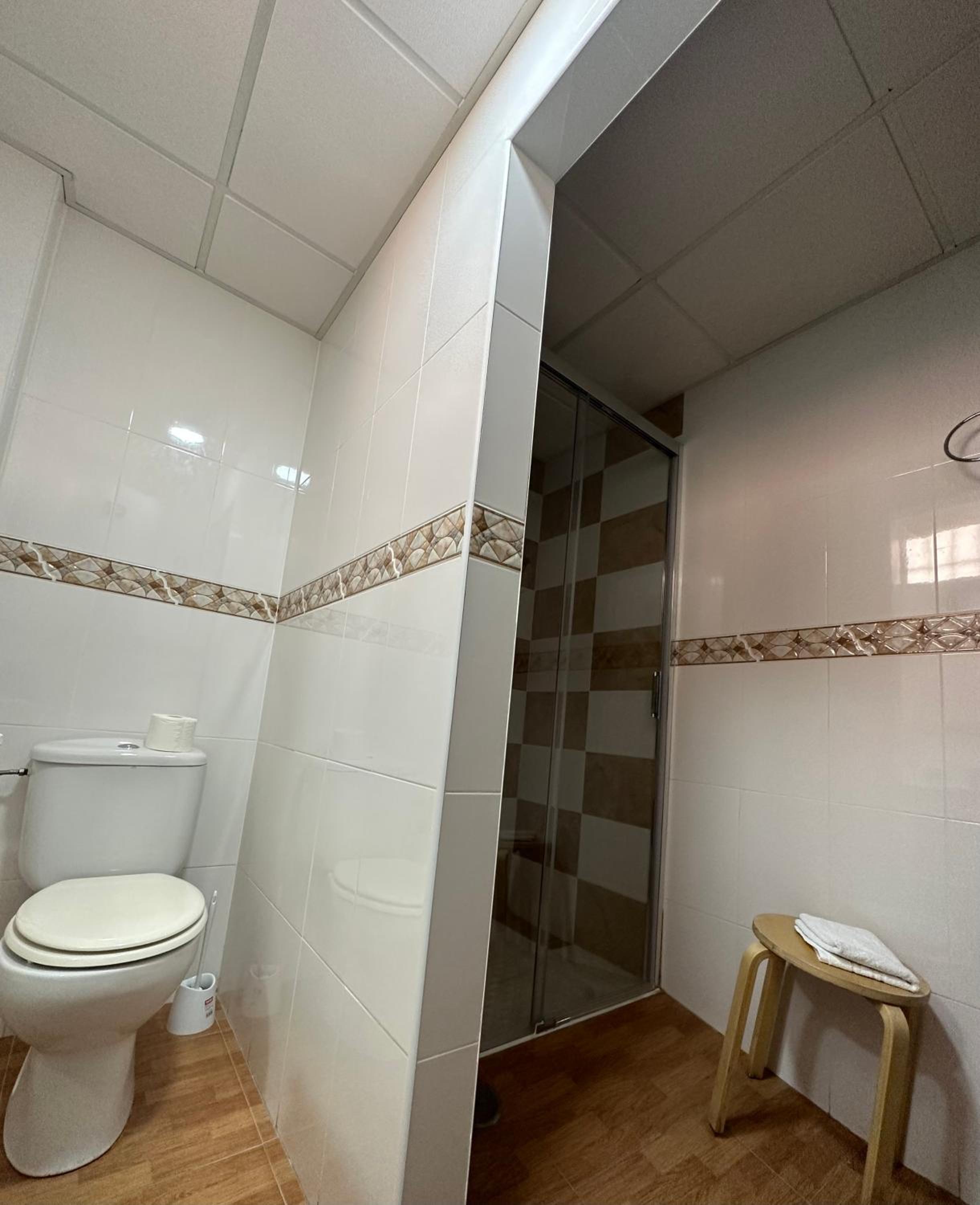 Economy Double Room - Photo 8
