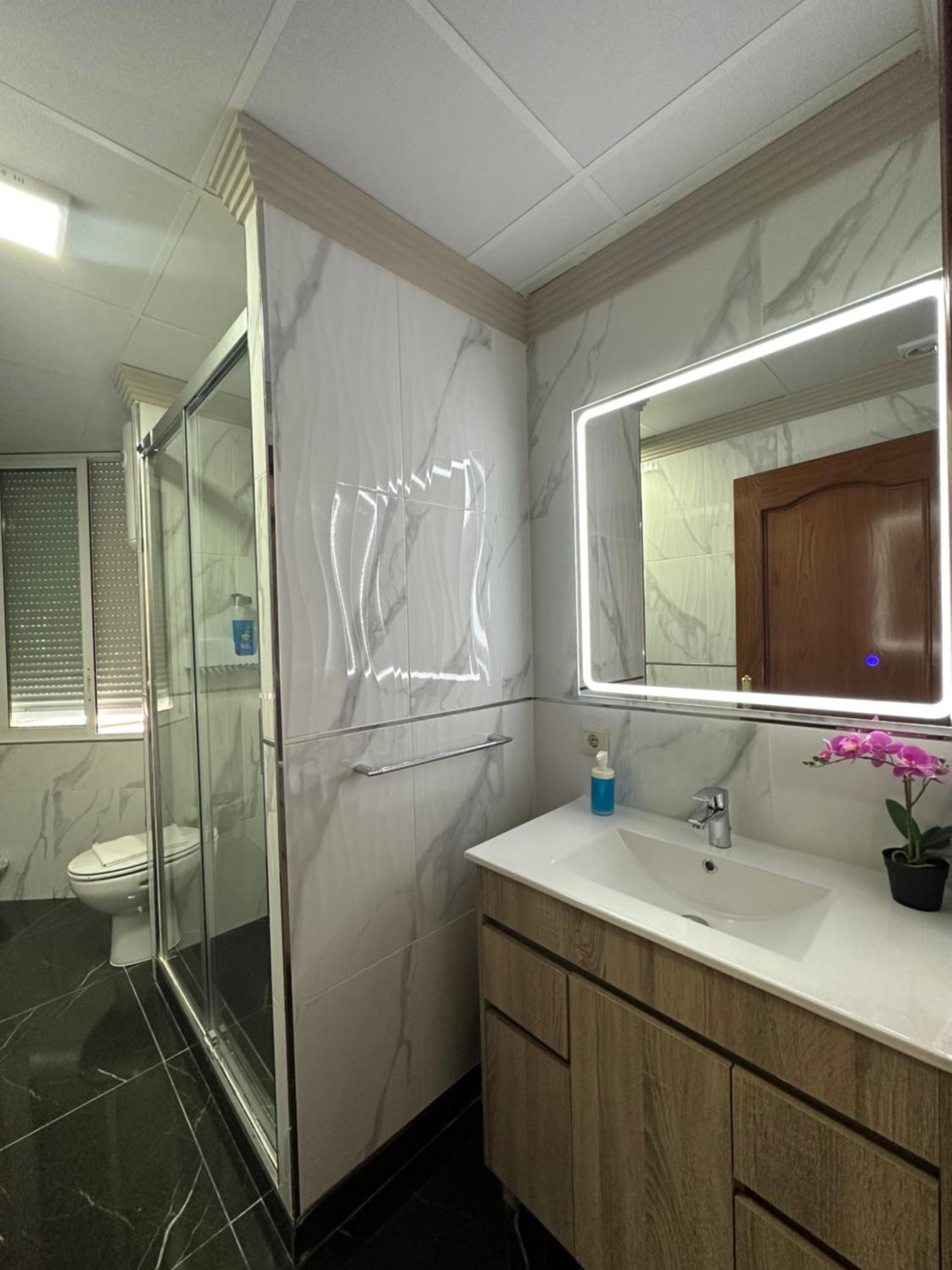 Deluxe Double Room - Photo 15