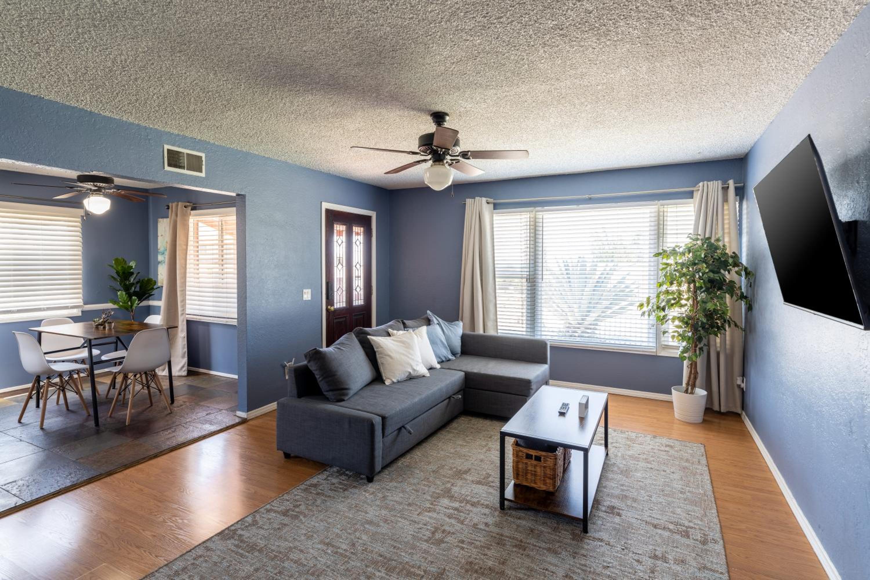 Three-Bedroom Apartment photo 1
