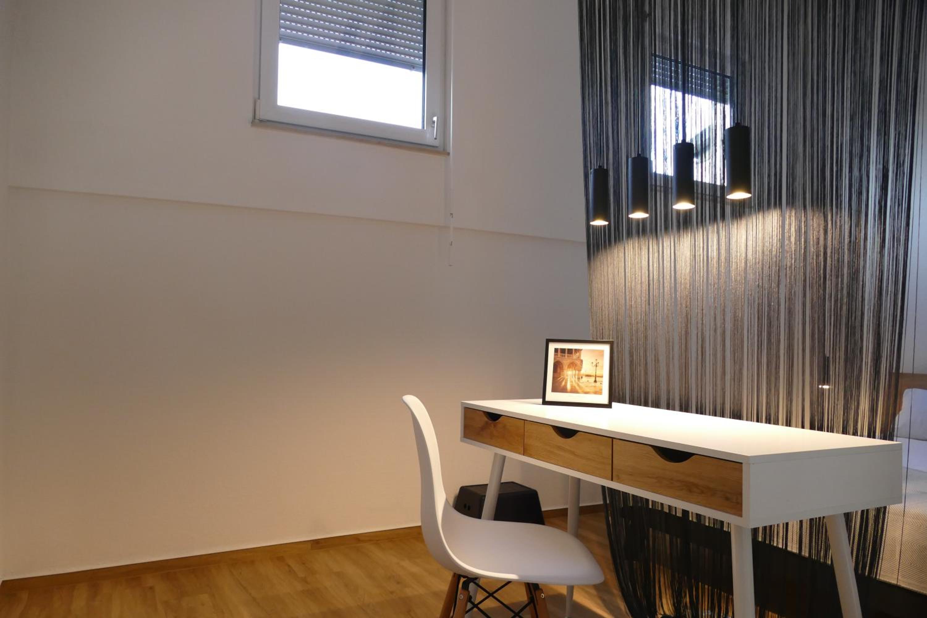 One-Bedroom Apartment photo 1