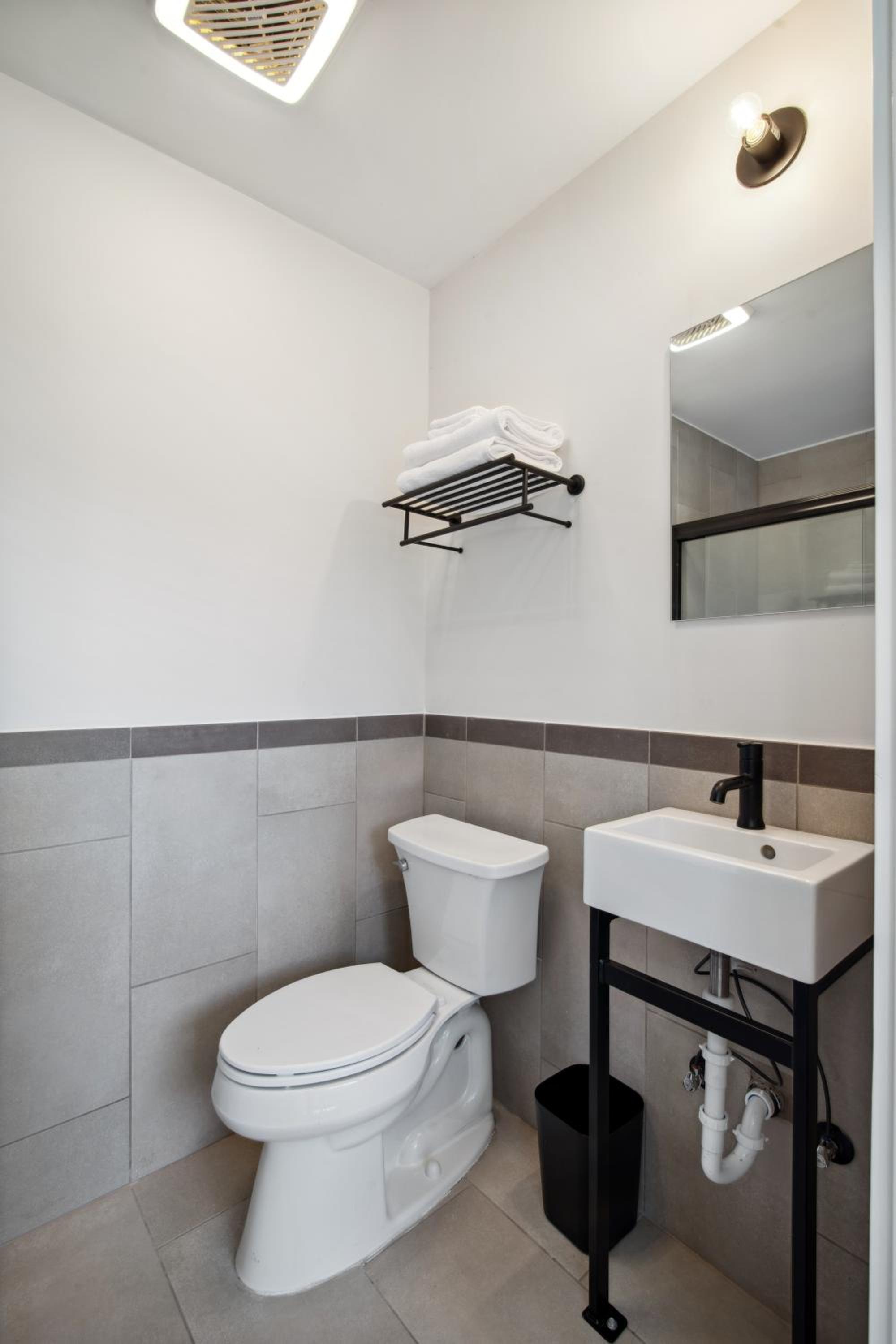 Double Room With Private Bathroom photo 3