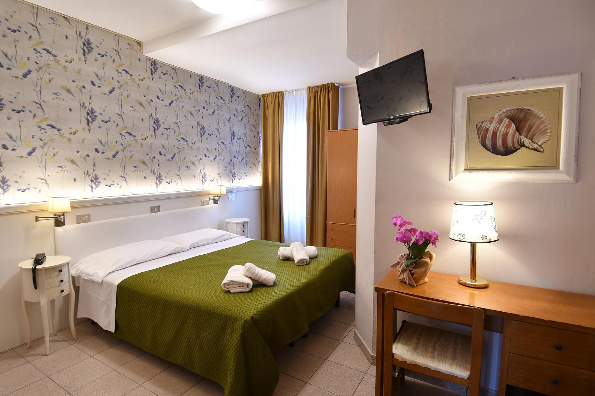 Double or Twin Room photo 2