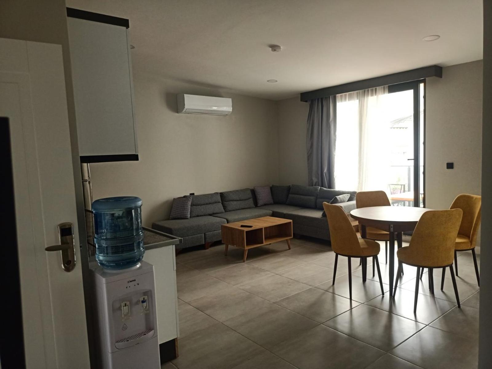 Two-Bedroom Apartment with Mountain View photo 3