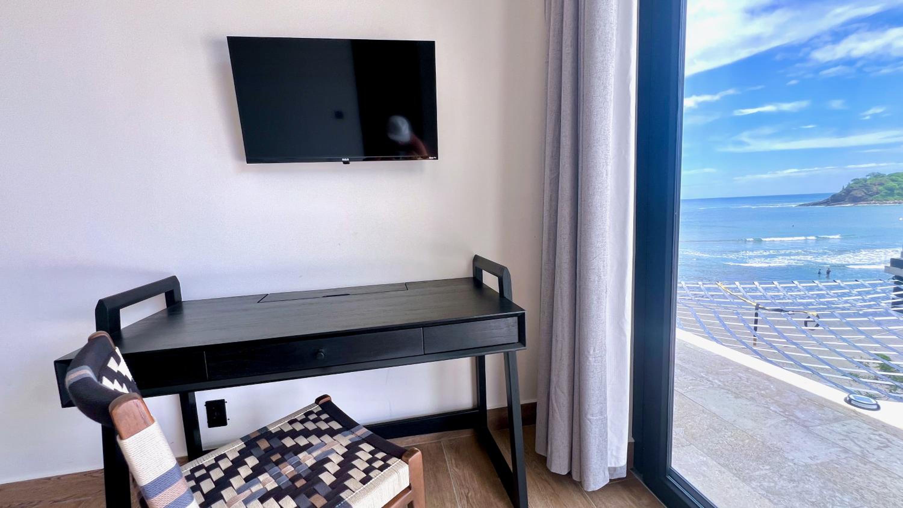 King Suite with Ocean View photo 3