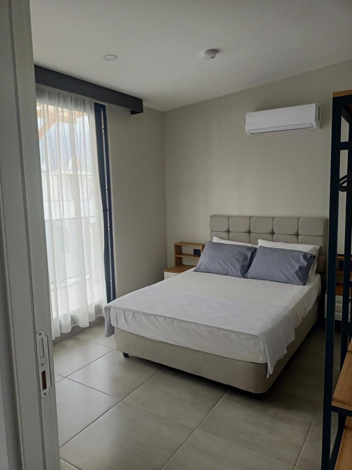 Two-Bedroom Apartment with Mountain View photo 1