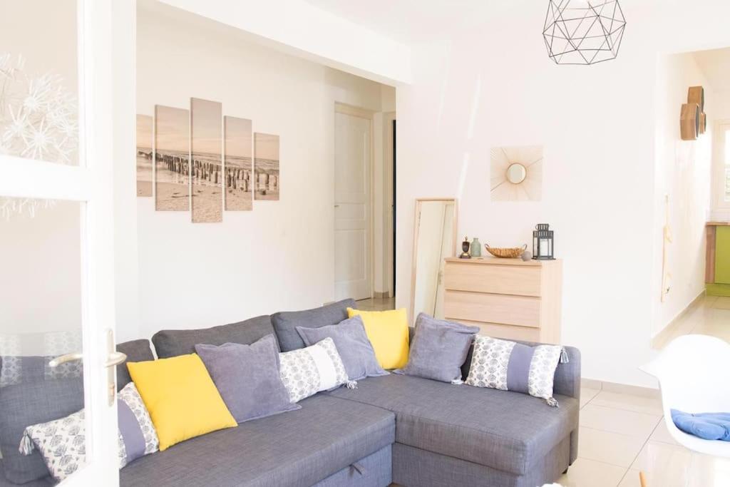 Three-Bedroom Apartment photo 1