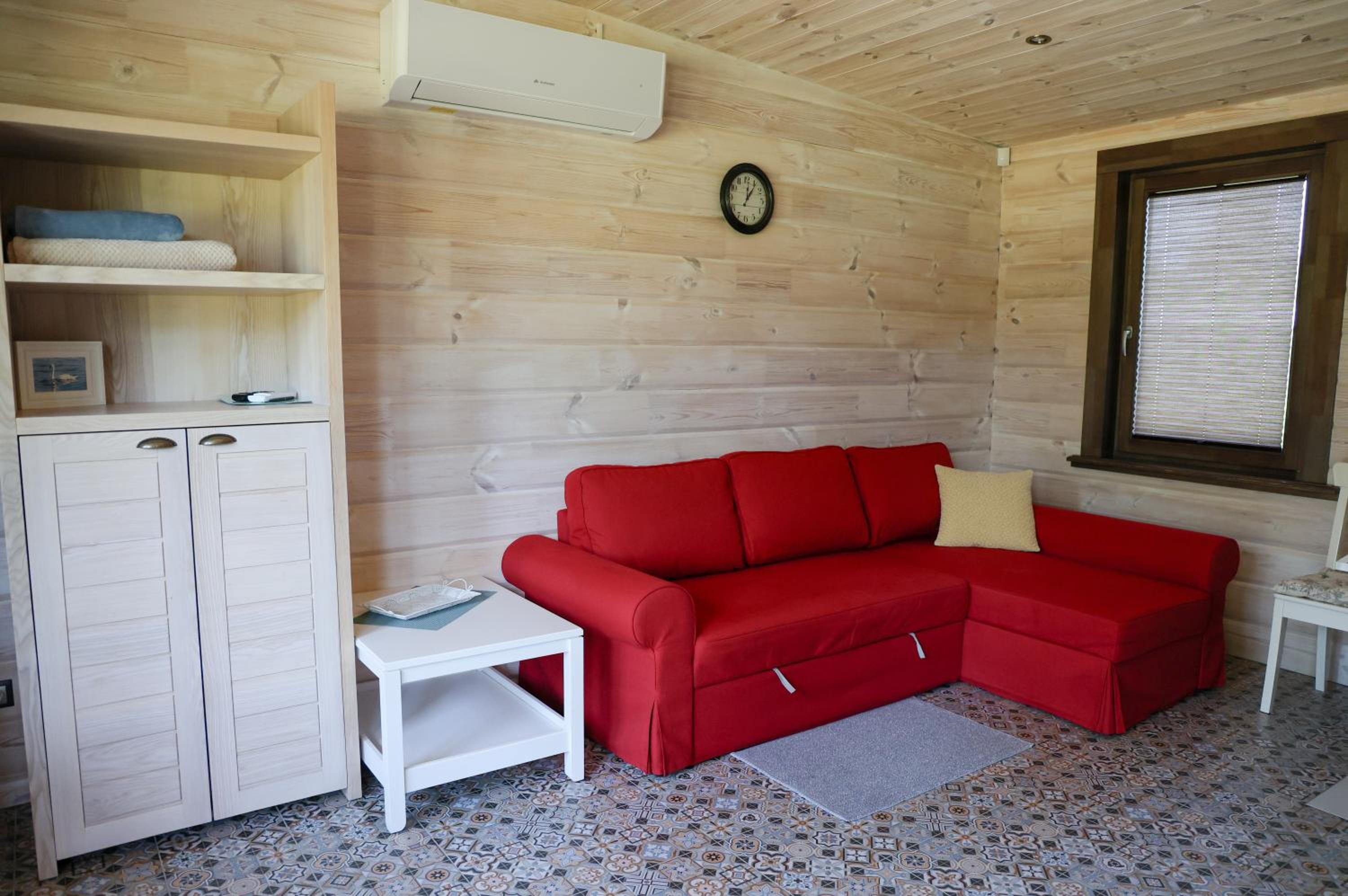 One-Bedroom House - Photo 16