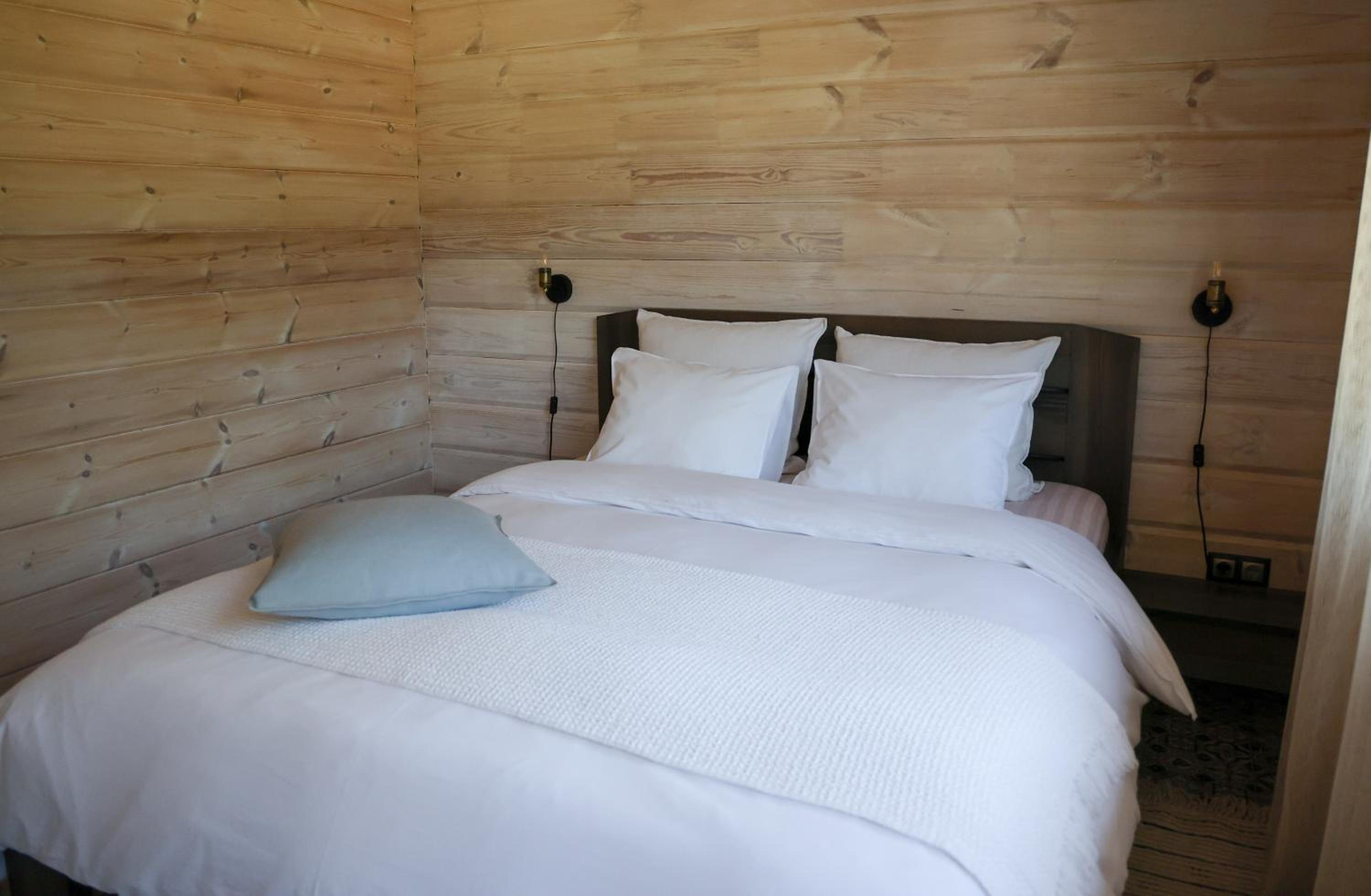 One-Bedroom House - Photo 9