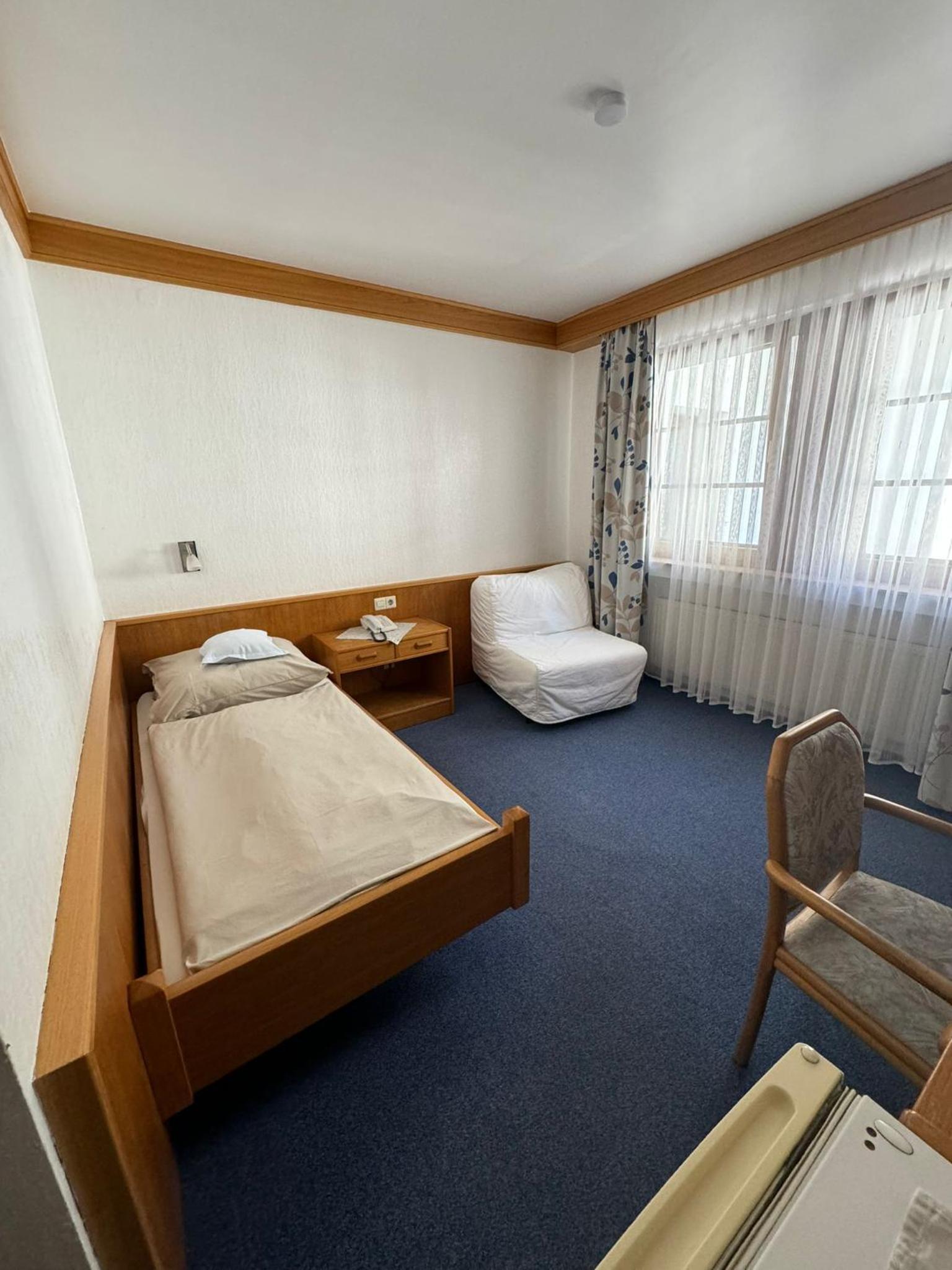 Single Room photo 3
