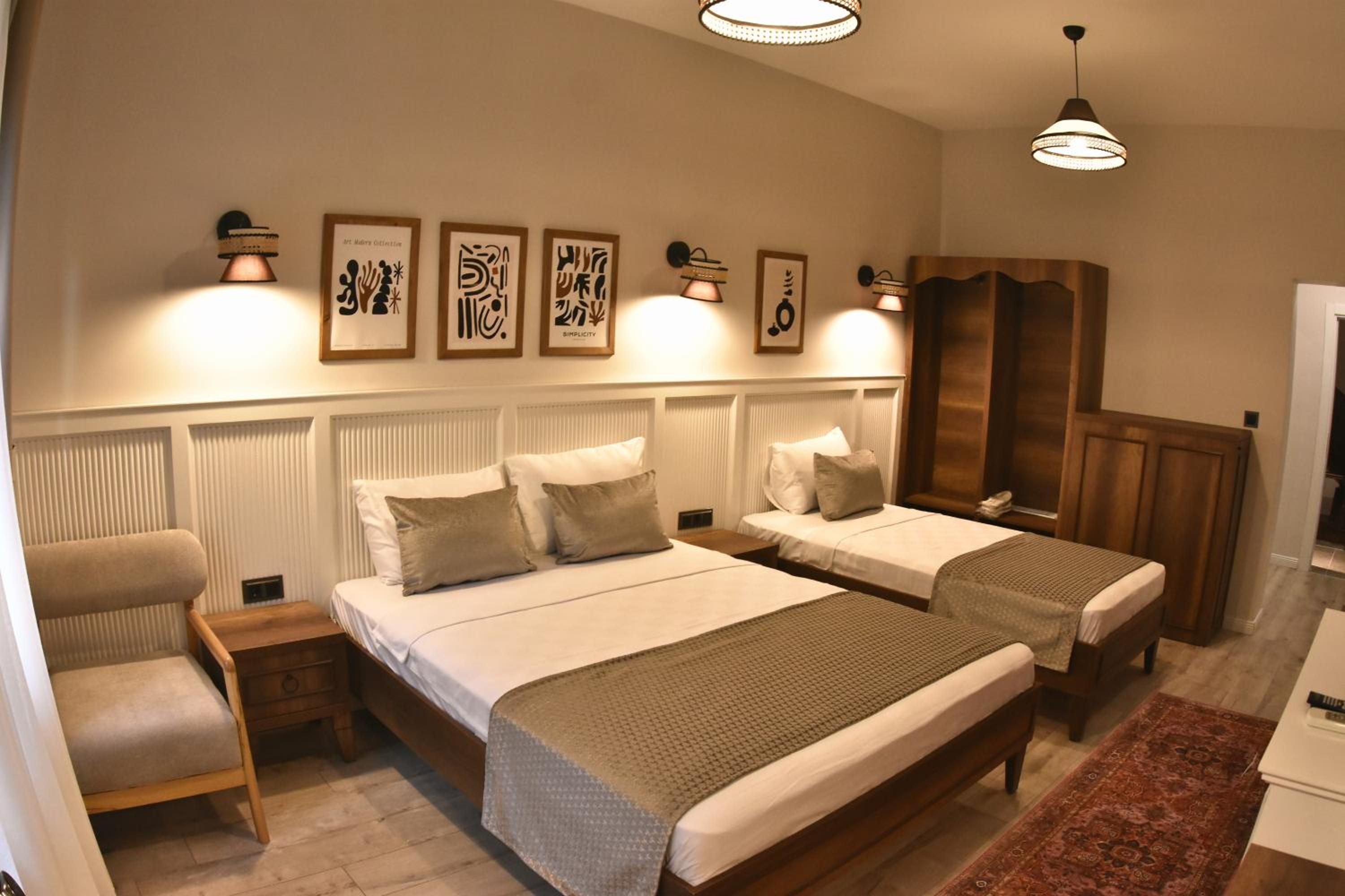 Deluxe Triple Room photo 1