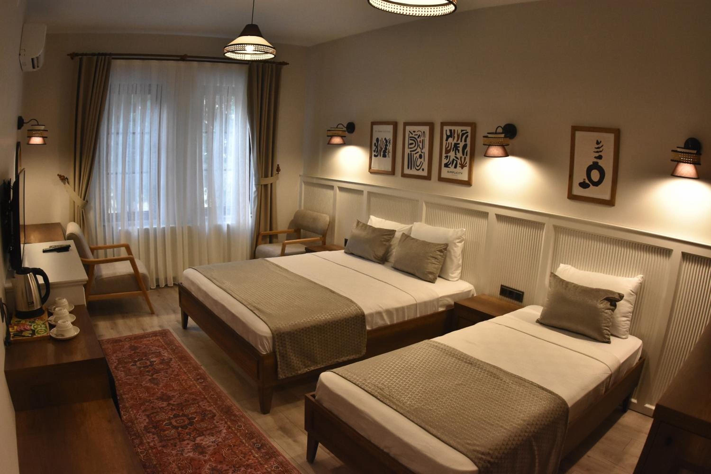 Deluxe Triple Room photo 3