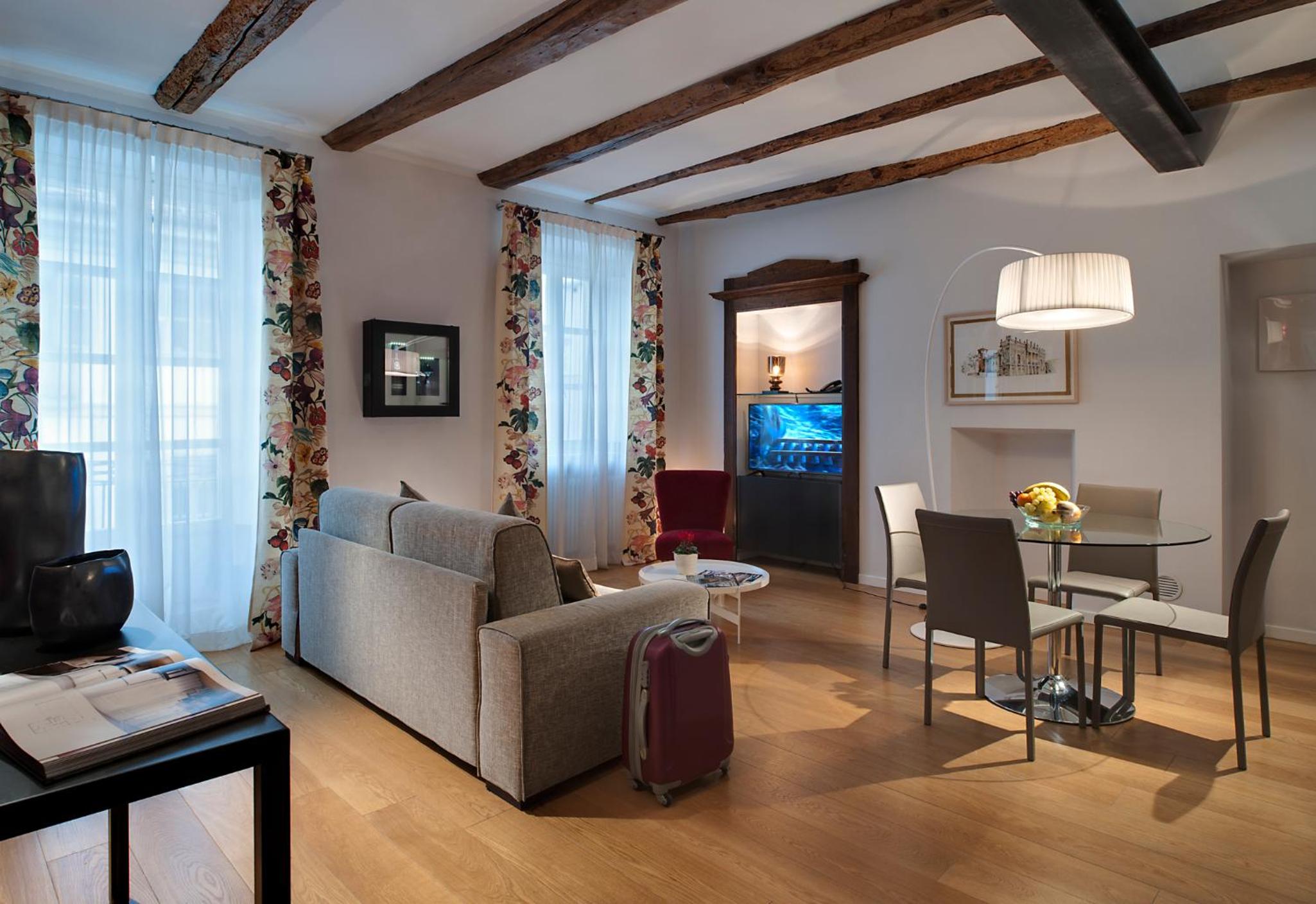 One-Bedroom Apartment