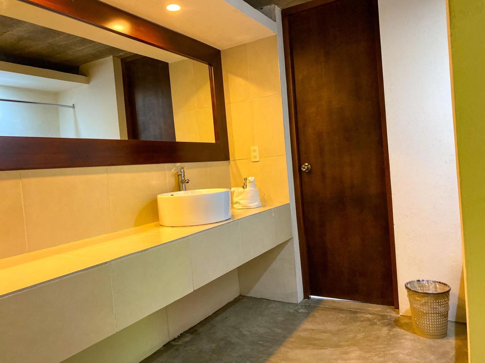 Twin Room - Photo 3