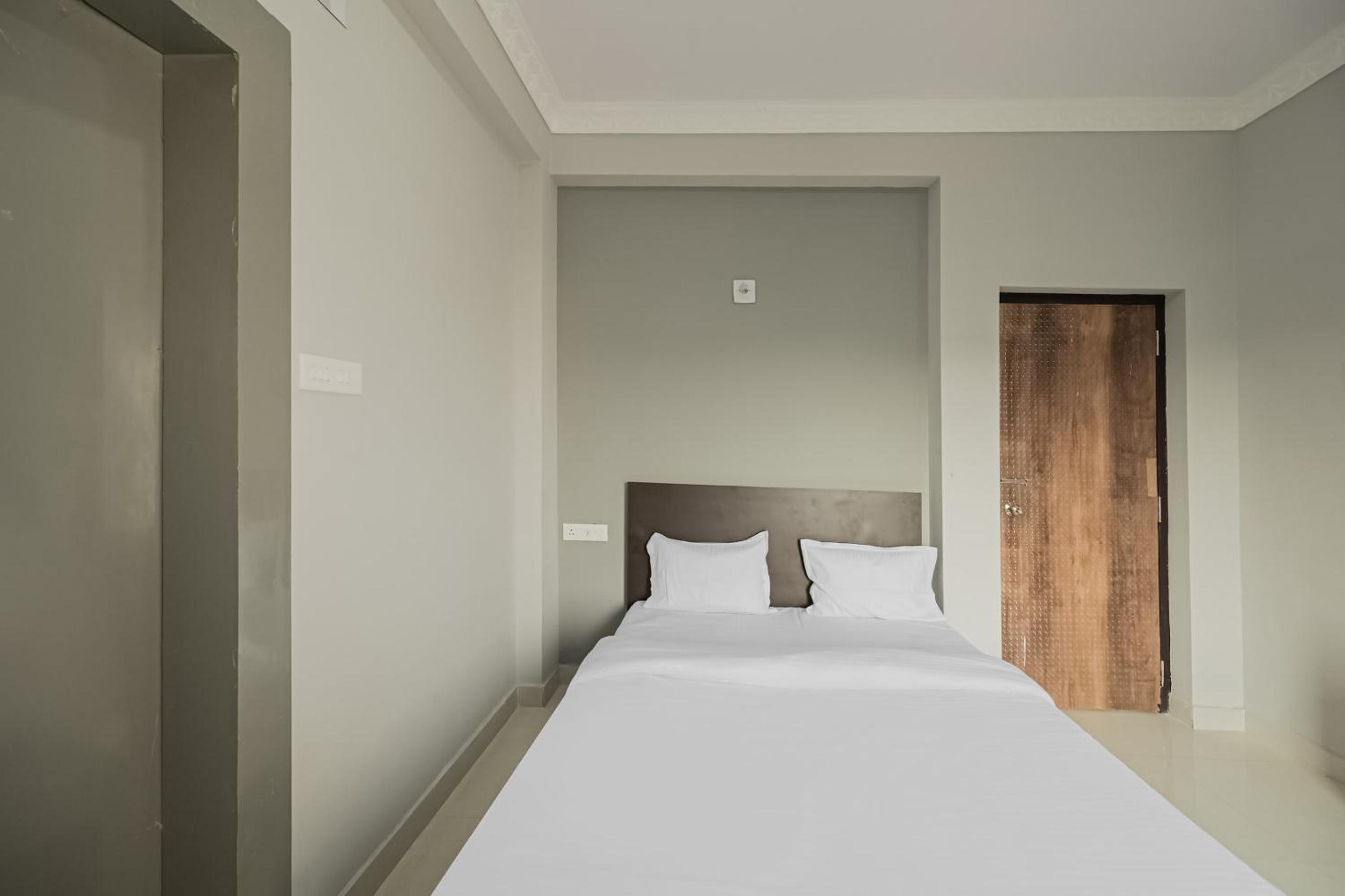 Classic Triple Room photo 2