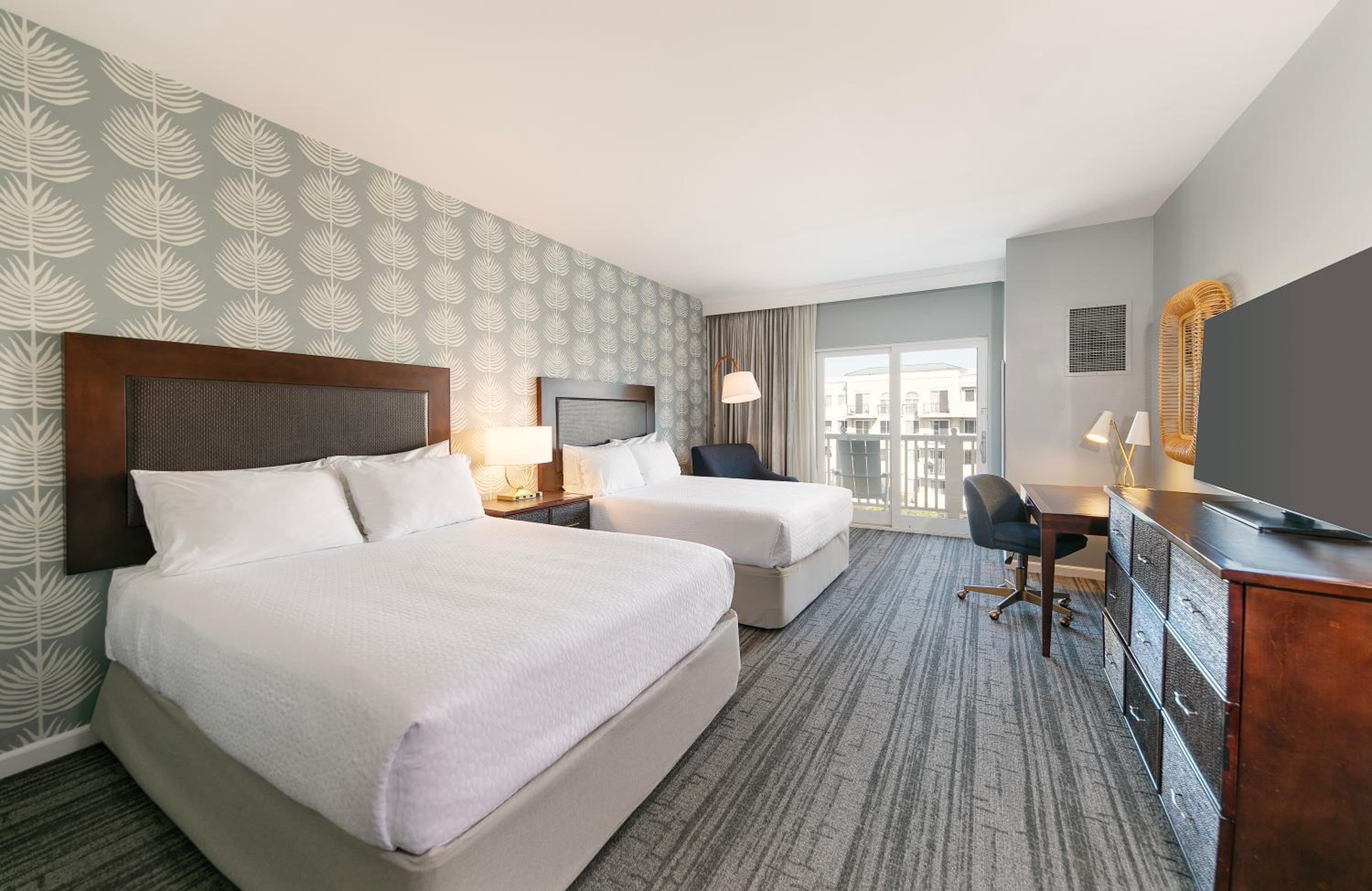 Queen Room with Two Queen Beds and Roll-In Shower - Mobility/Hearing Access