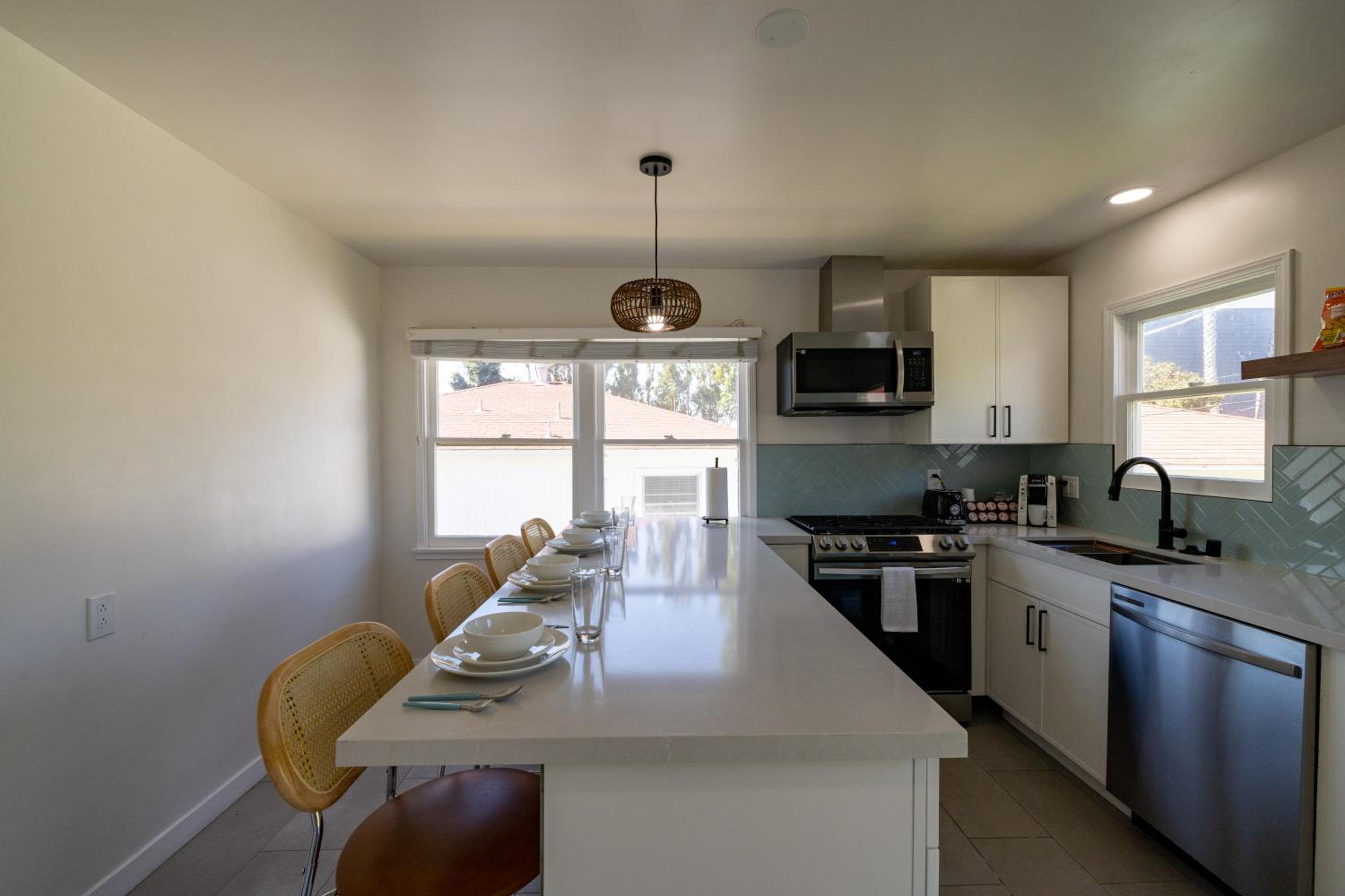 Two-Bedroom Cottage with Kitchen photo 2