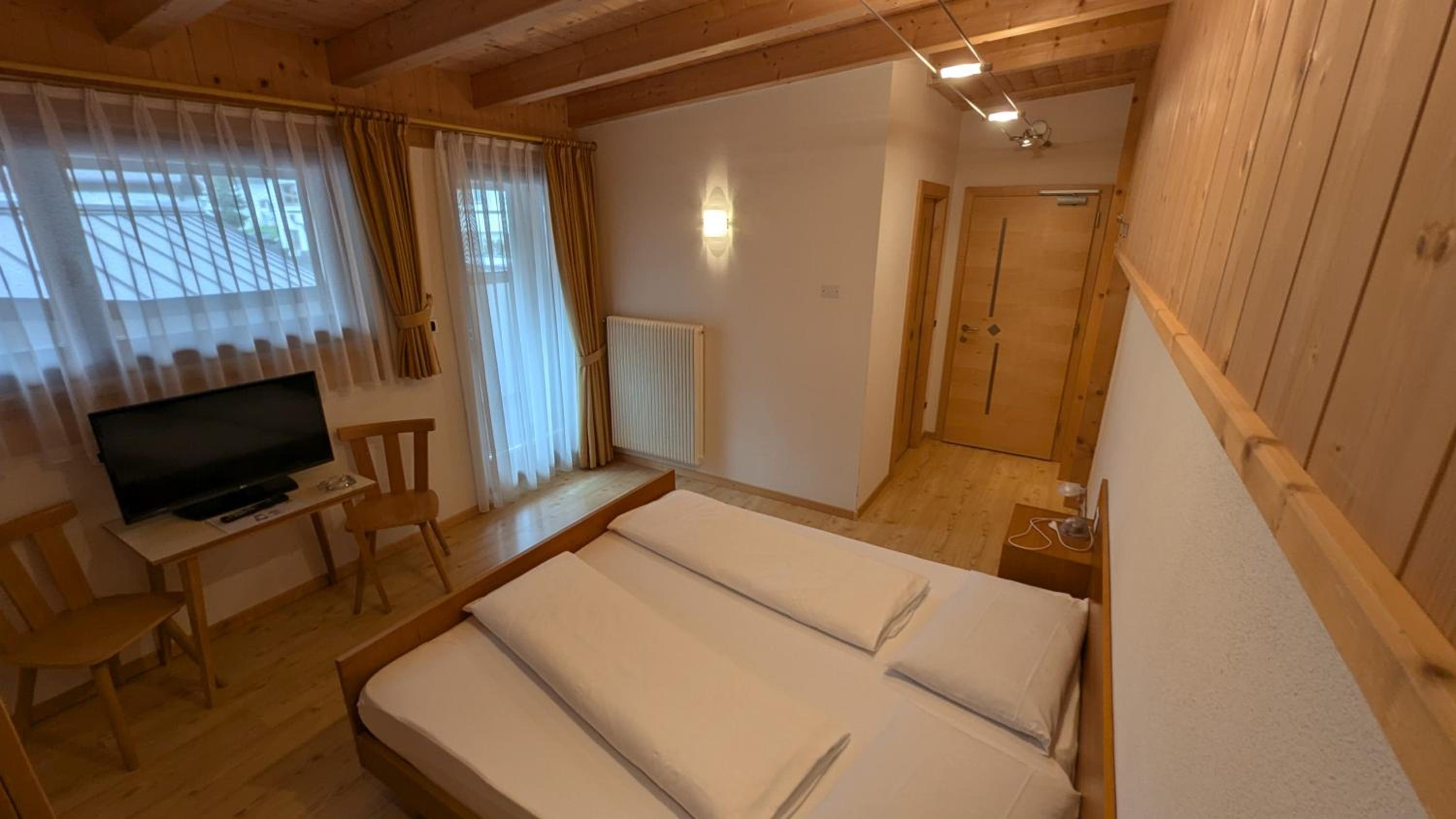 Double Room with Mountain View