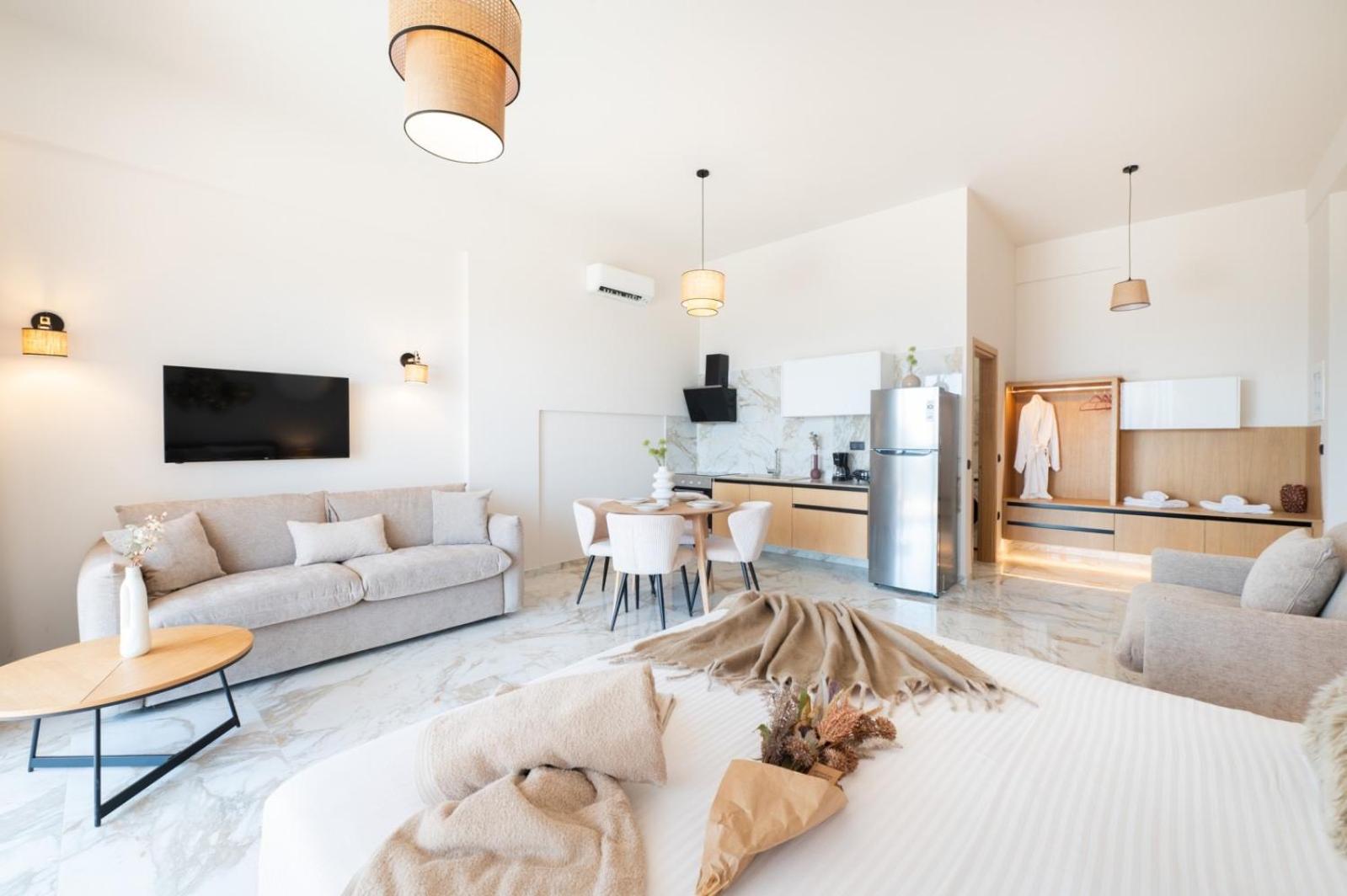Deluxe Suite with Spa Bath
