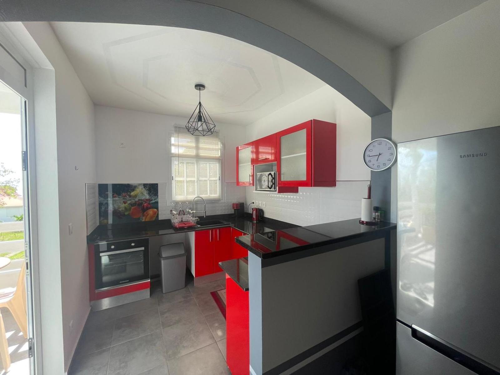 One-Bedroom Apartment with View photo 2
